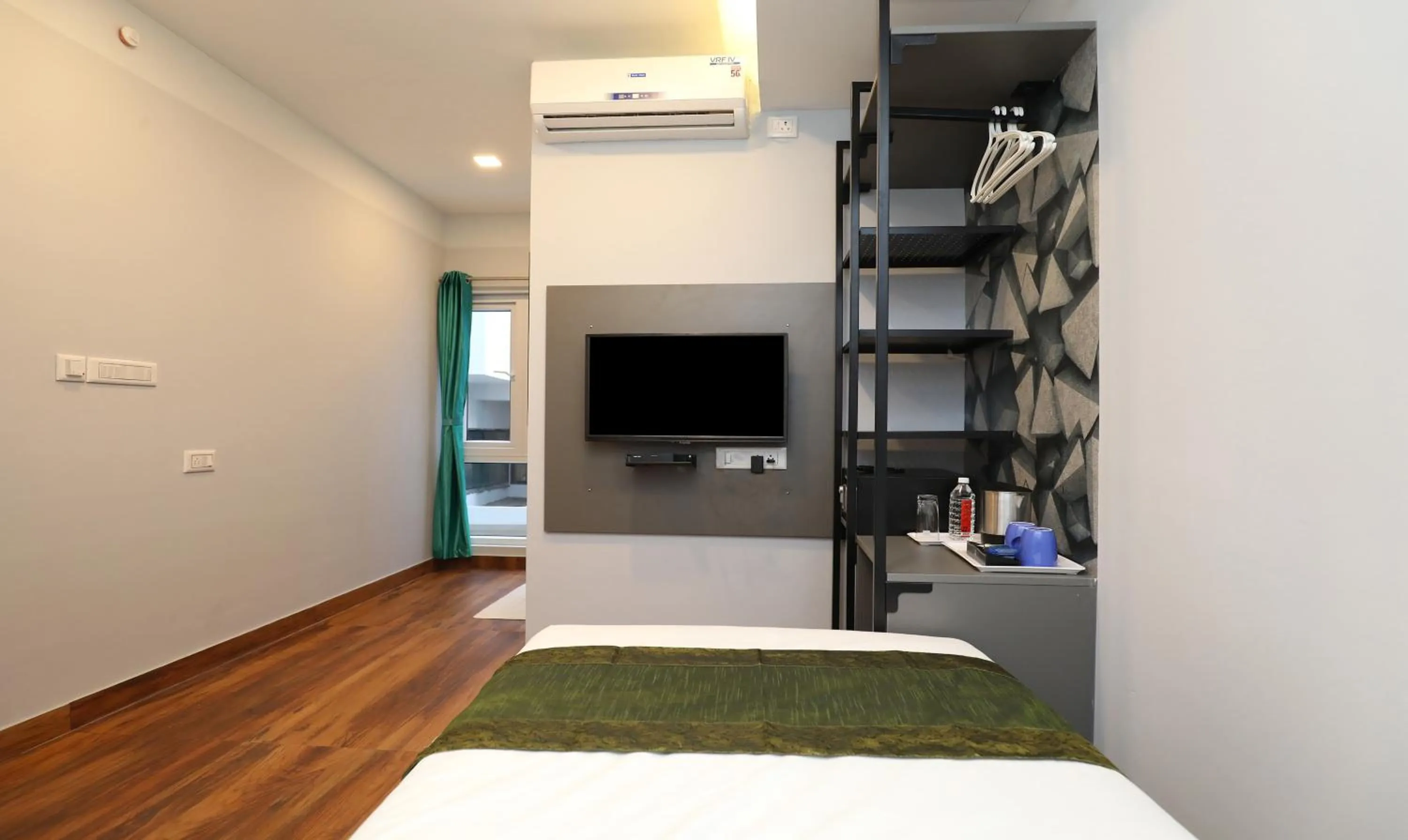 Bedroom, Bed in Treebo Apple Villa