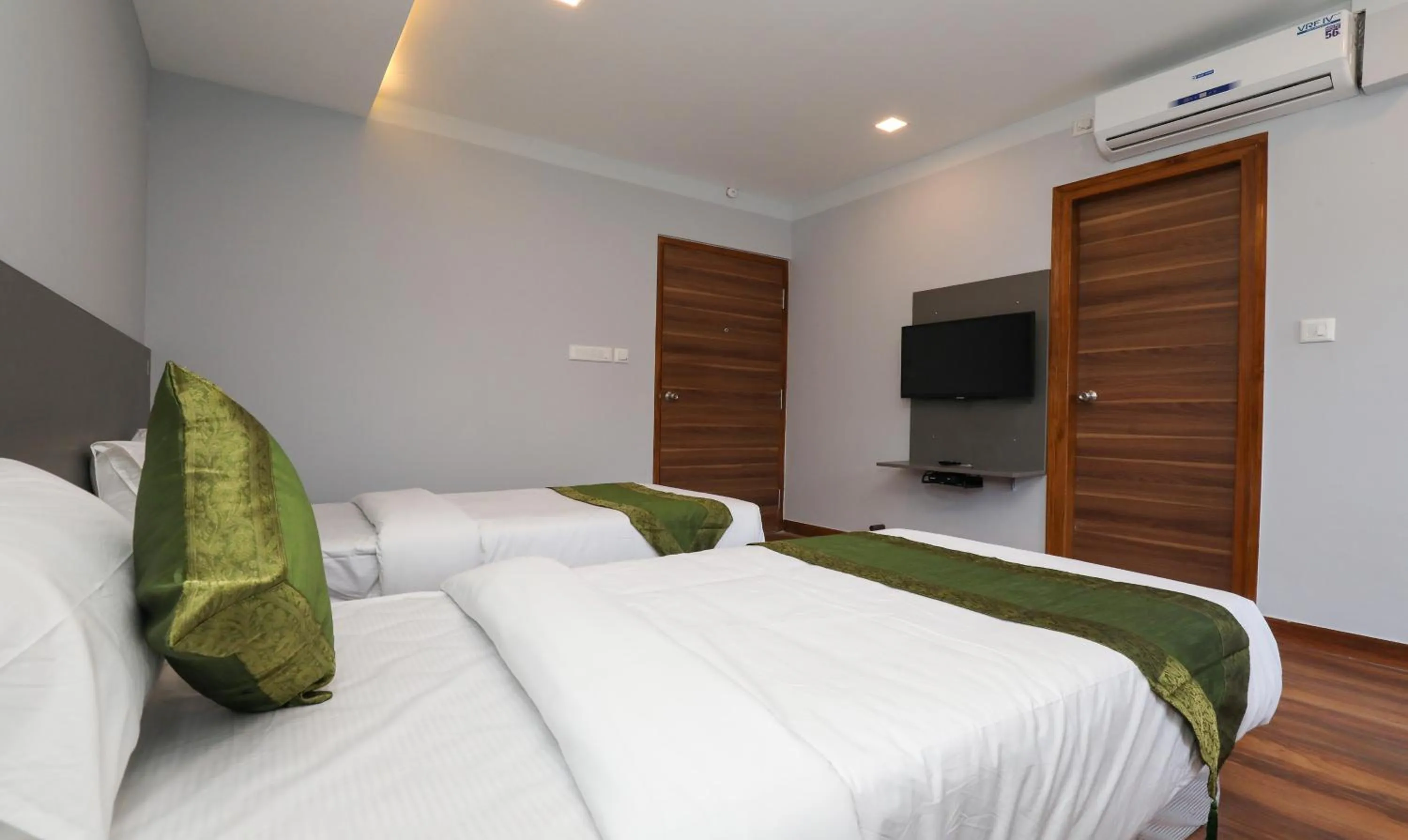 Bedroom, Bed in Treebo Apple Villa