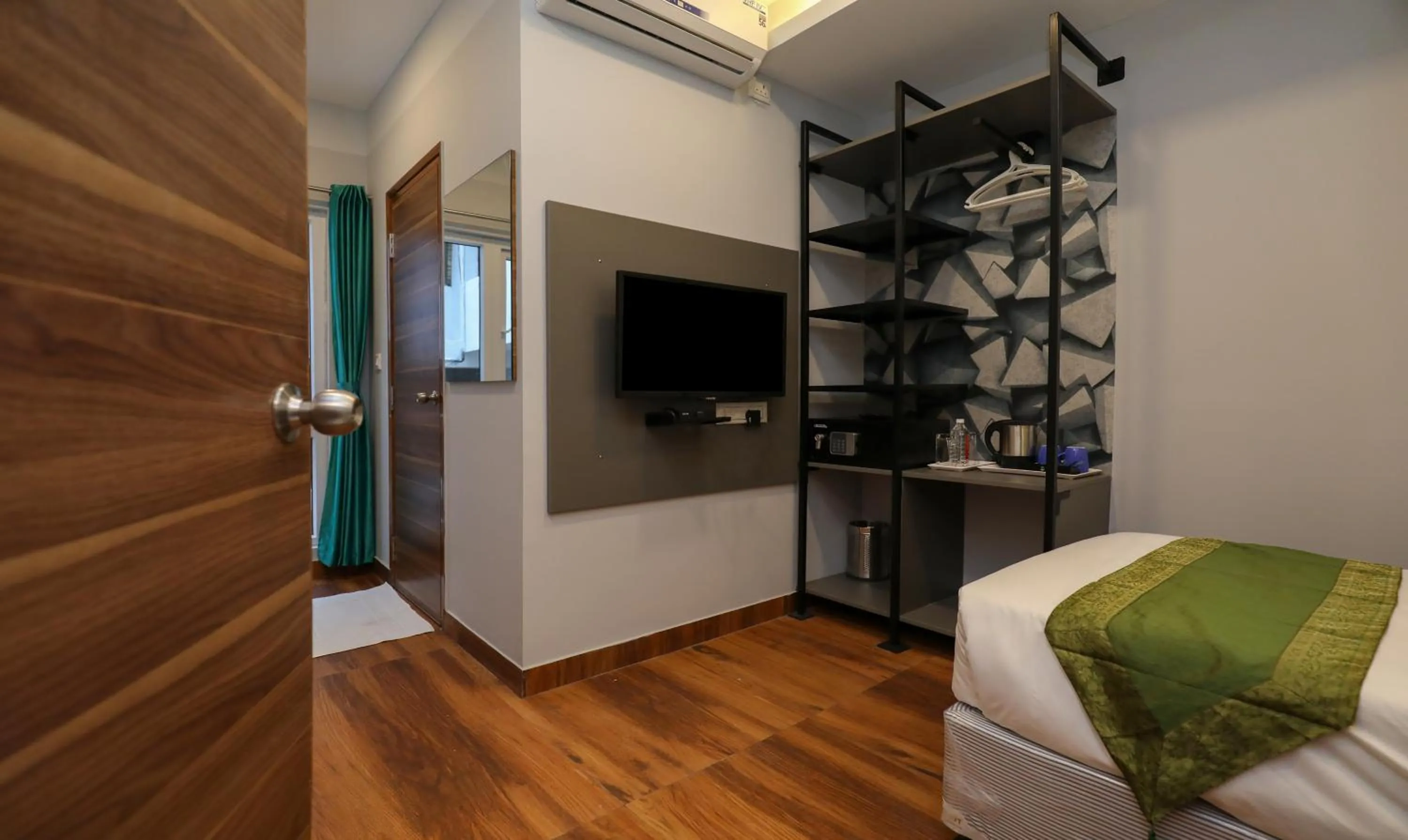 Bedroom, Bed in Treebo Apple Villa