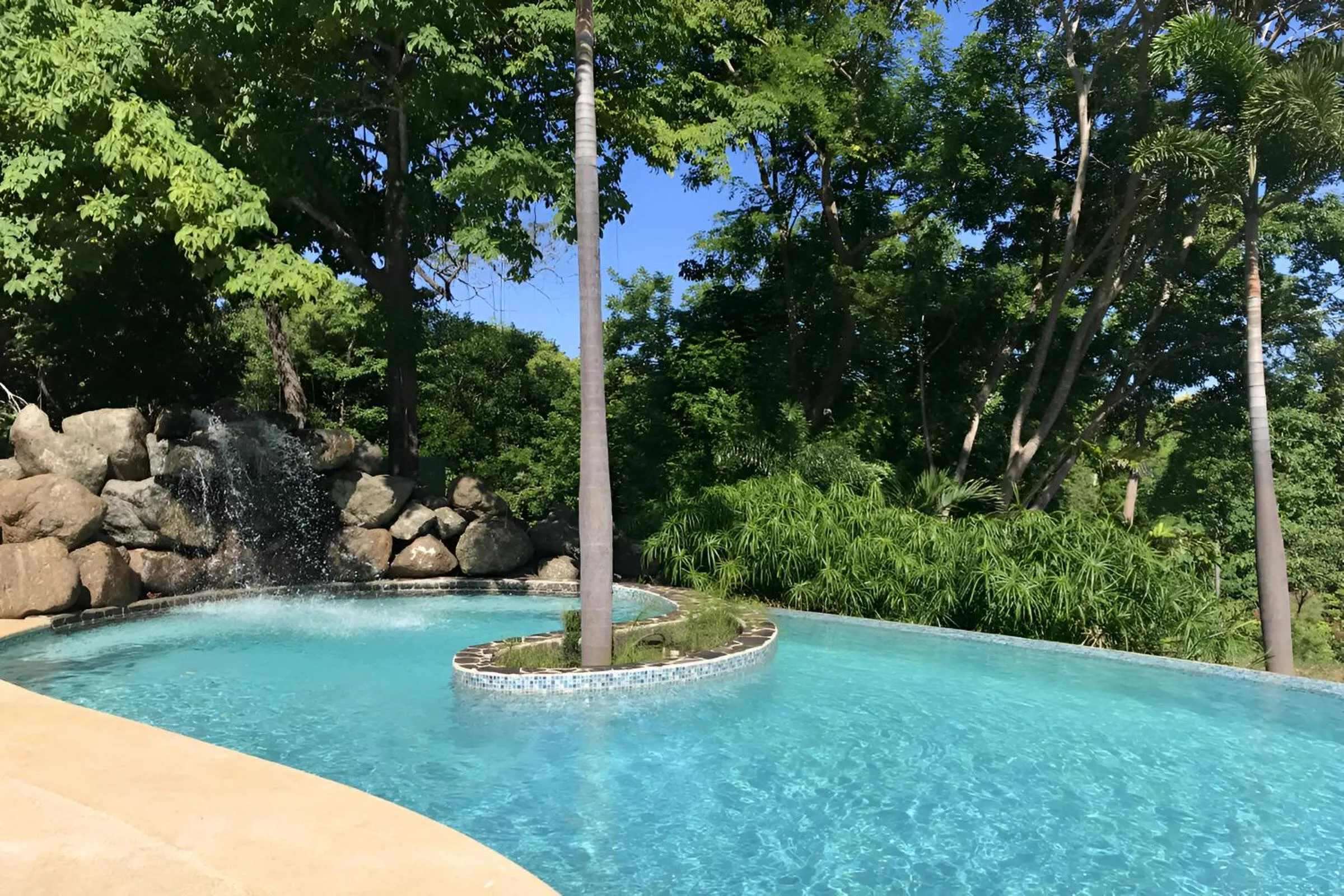 Swimming pool in Mikado Natural Lodge
