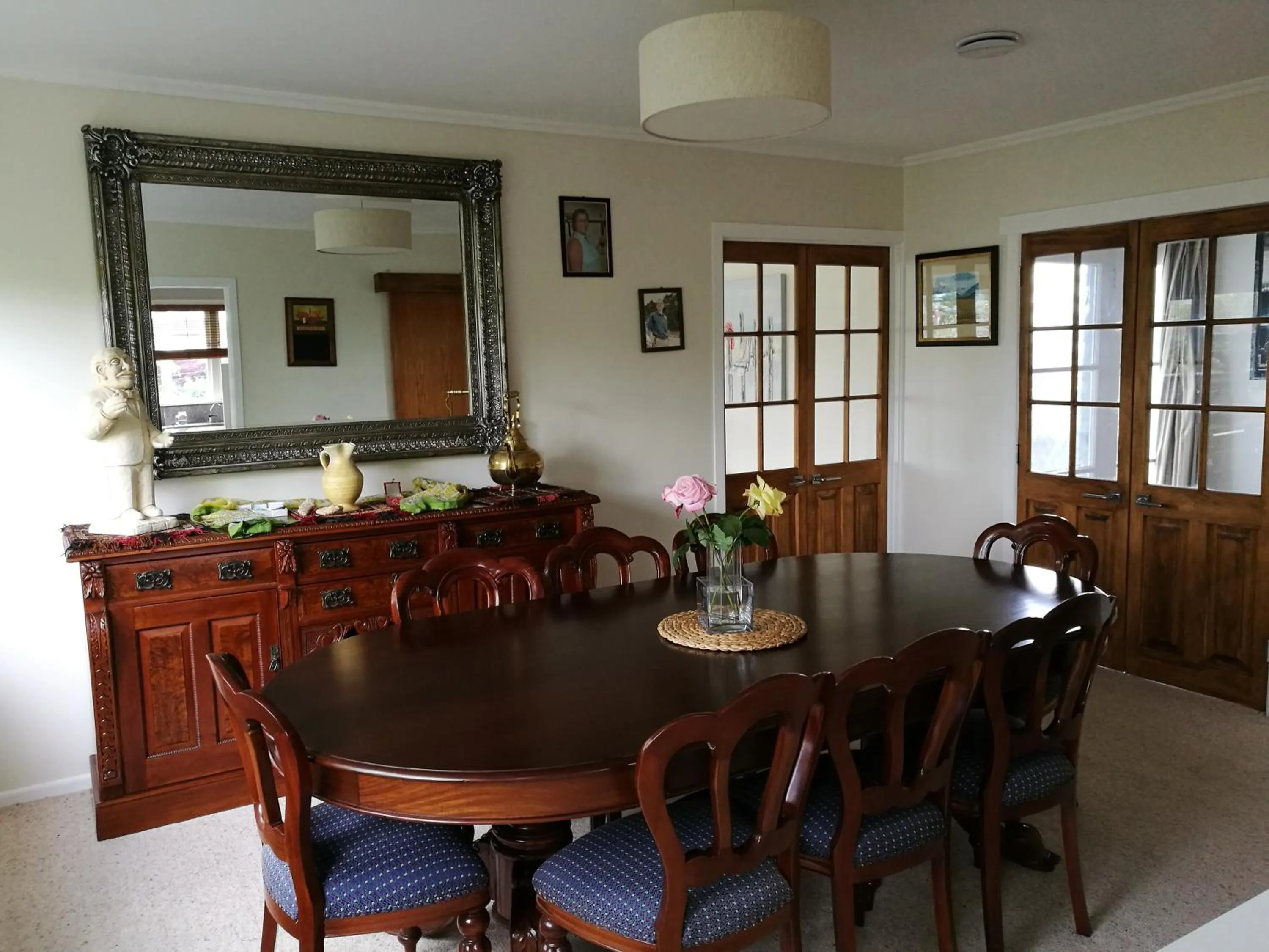 Dining area in Geyser Lookout BnB
