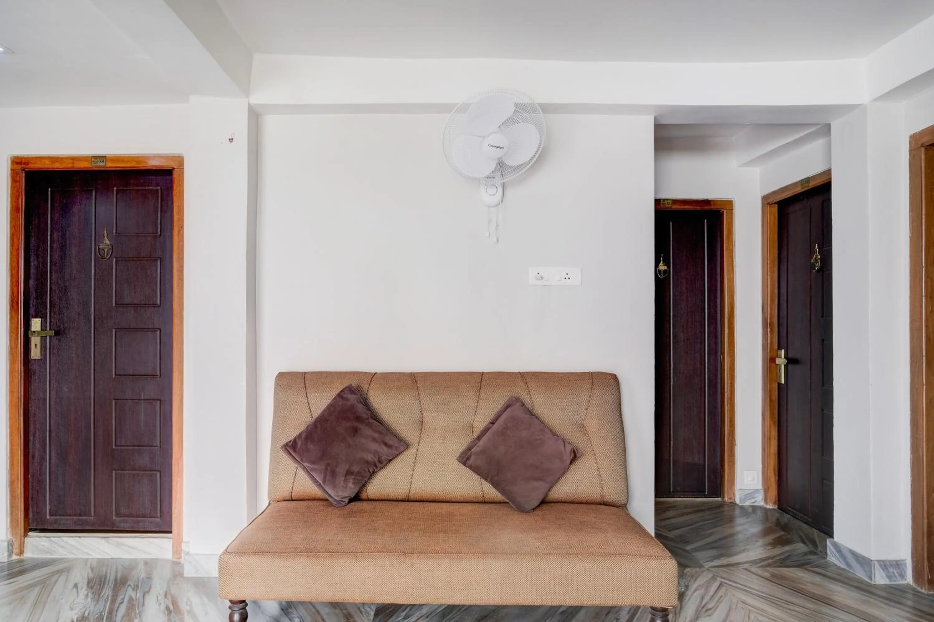 Lobby or reception in Super Collection O Police Bazar Shillong Formerly Pillars House