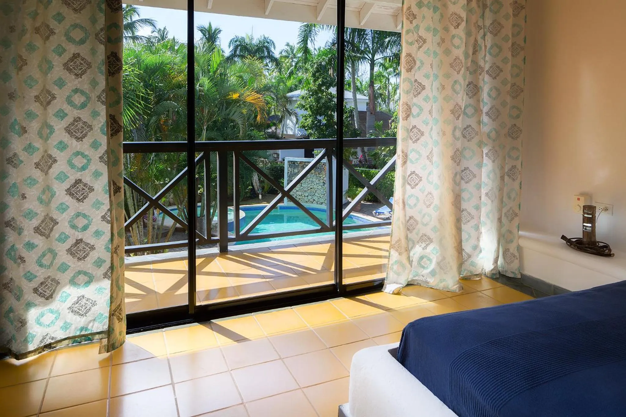 Balcony/Terrace, Bed in Condo Hotel Playa Las Ballenas