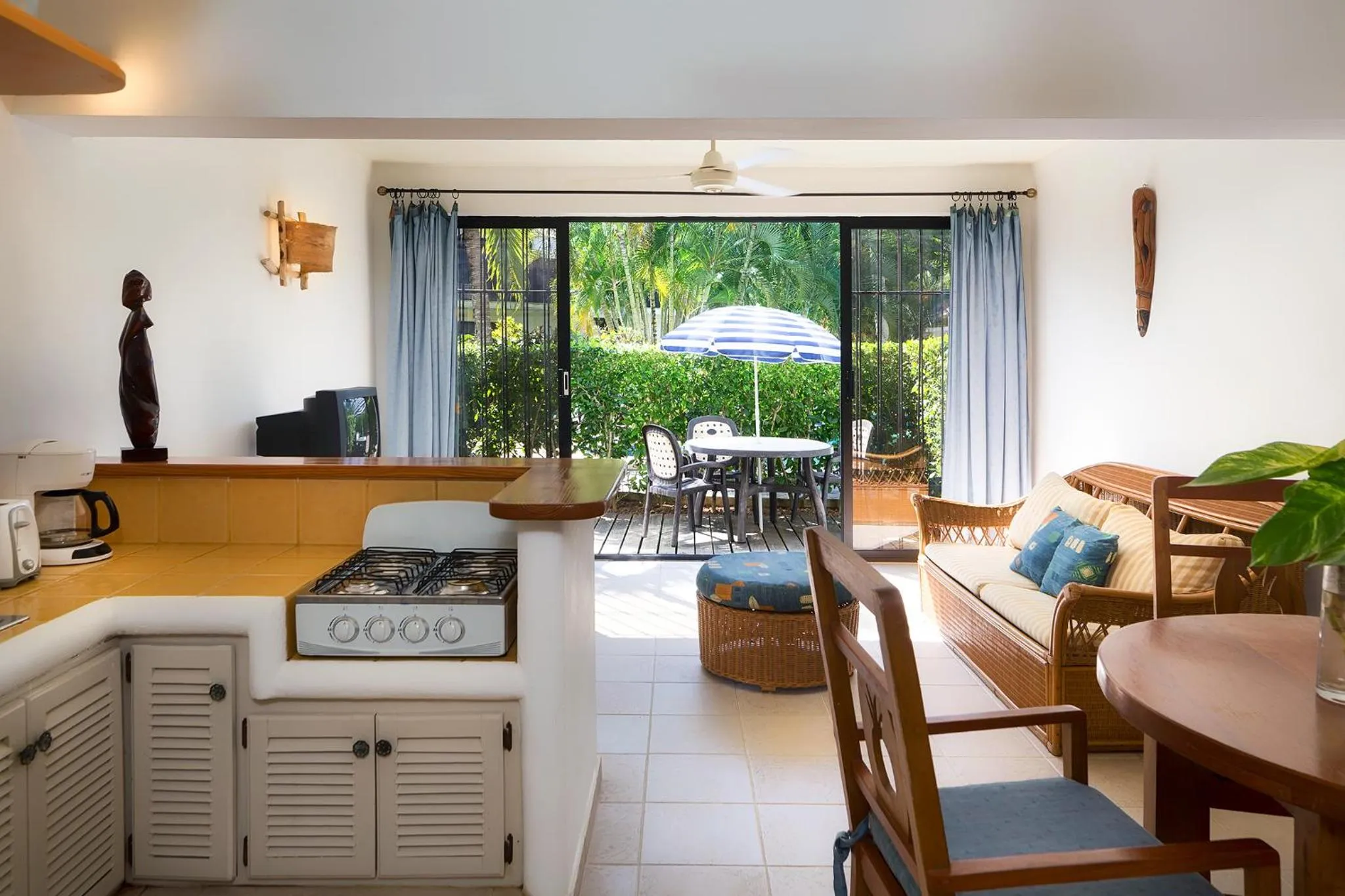 Kitchen or kitchenette in Condo Hotel Playa Las Ballenas