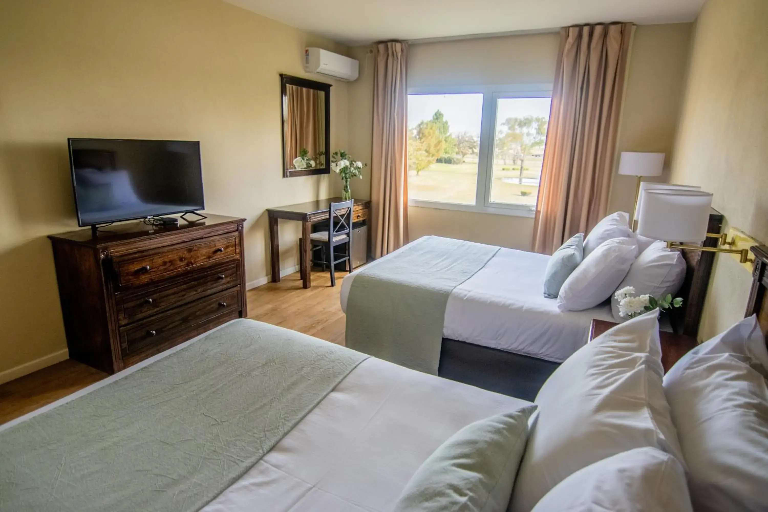 Bed in Wyndham Garden Campana Bed in Wyndham Garden Campana