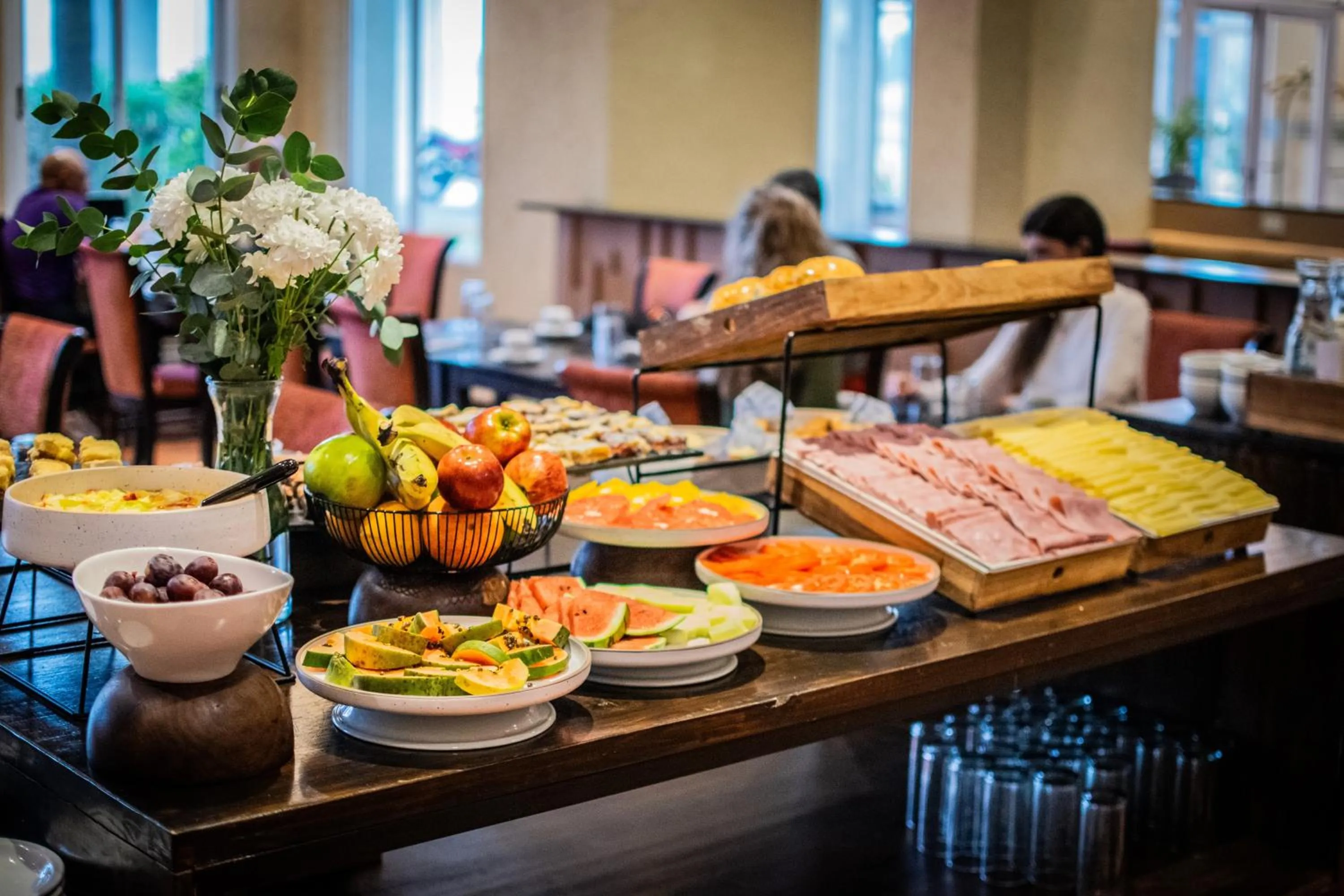 Buffet breakfast in Wyndham Garden Campana