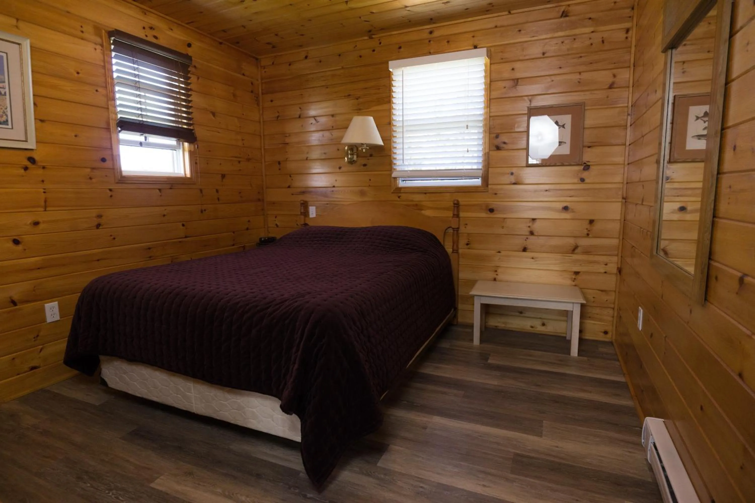 Bed in North Rustico Motel & Cottages