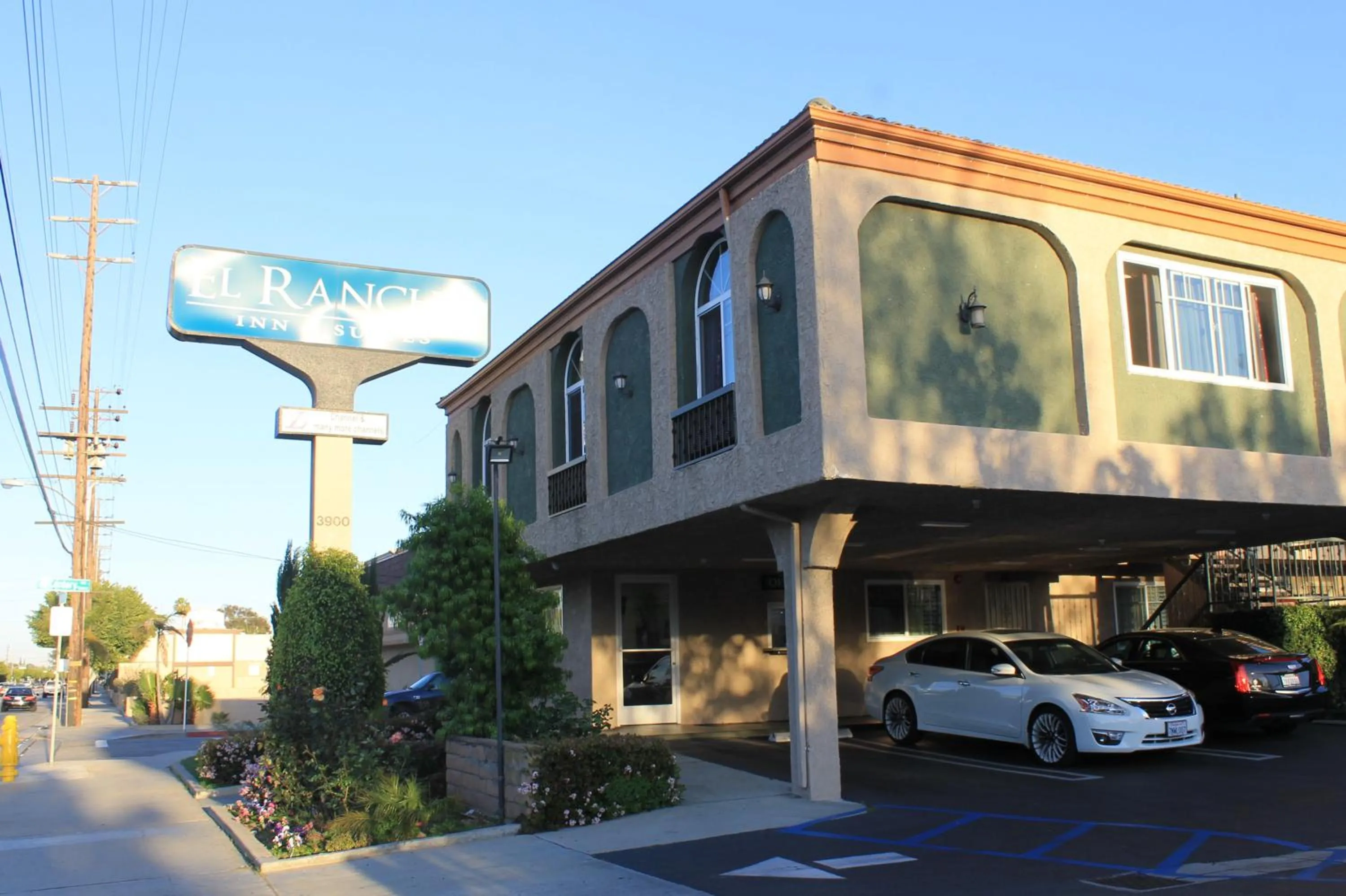 Day in El Rancho Inn