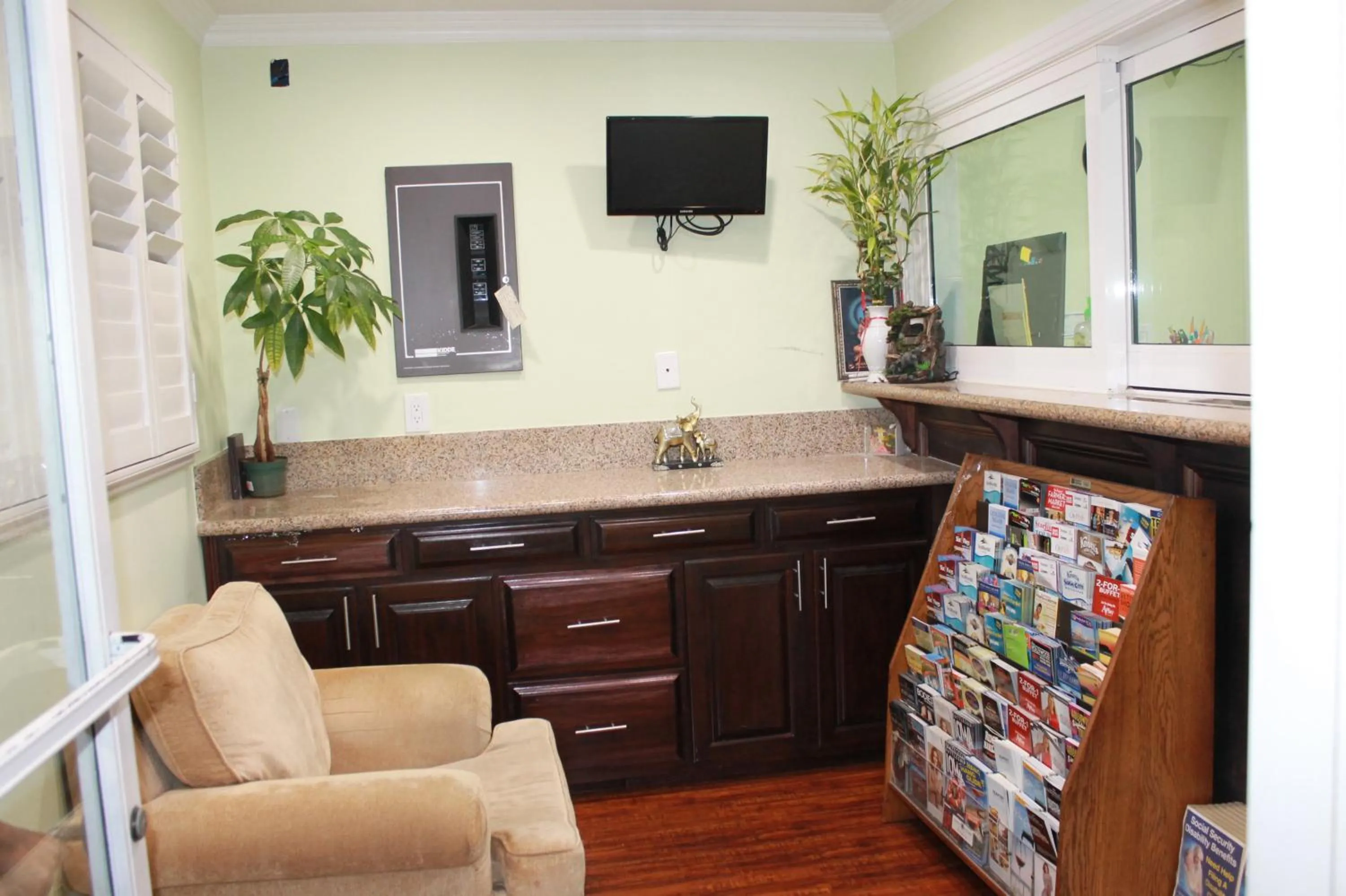 Night in El Rancho Inn