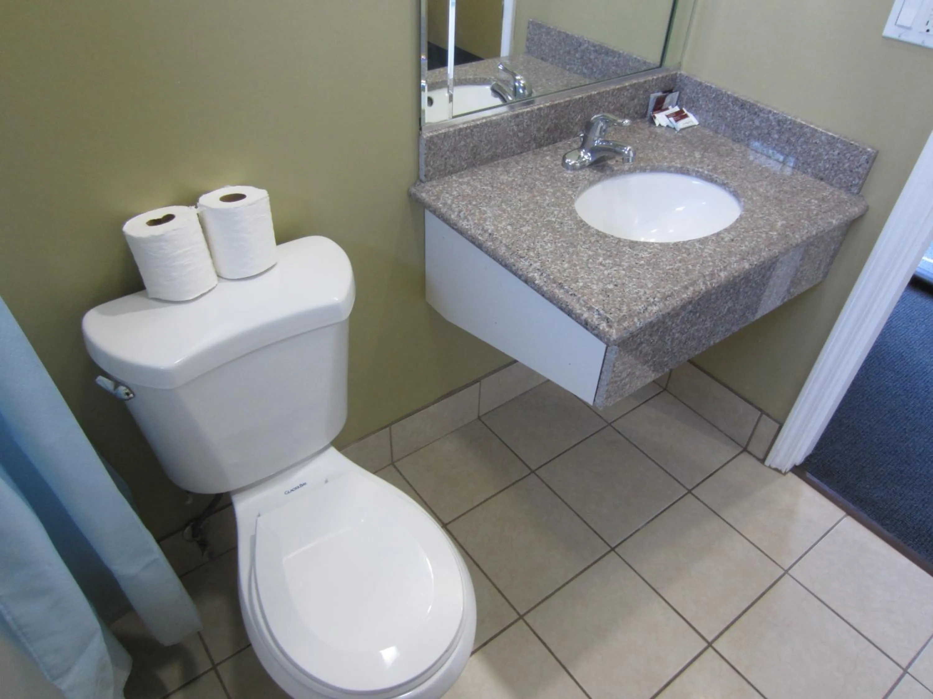 Bathroom in El Rancho Inn