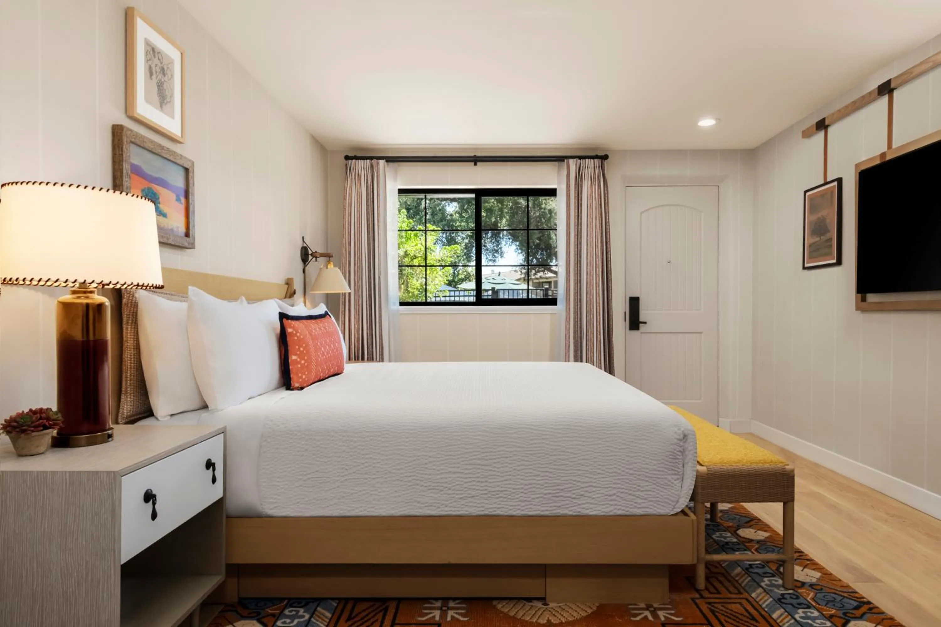 Bedroom, Bed in Paso Robles Inn