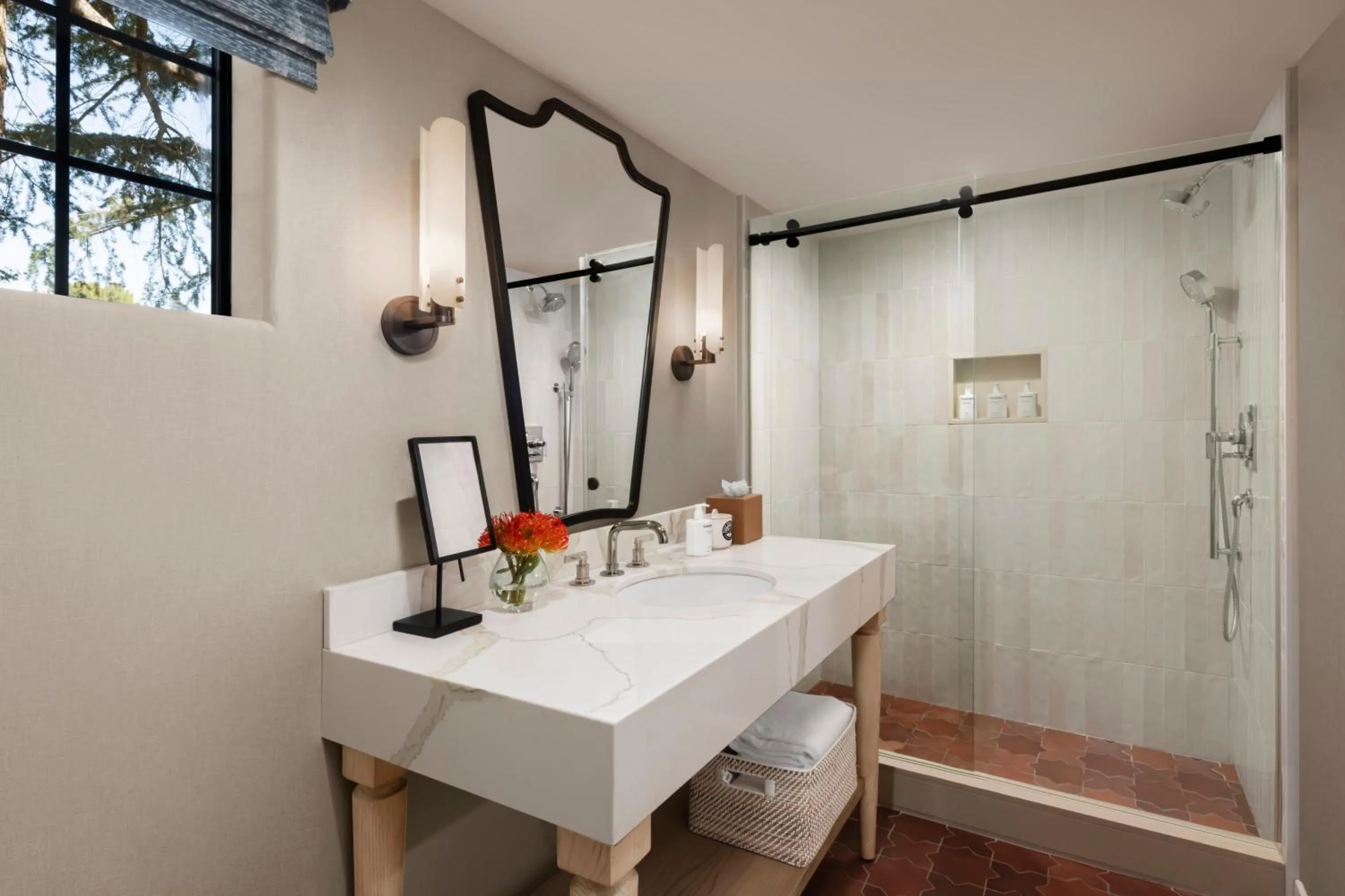 Bathroom in Paso Robles Inn