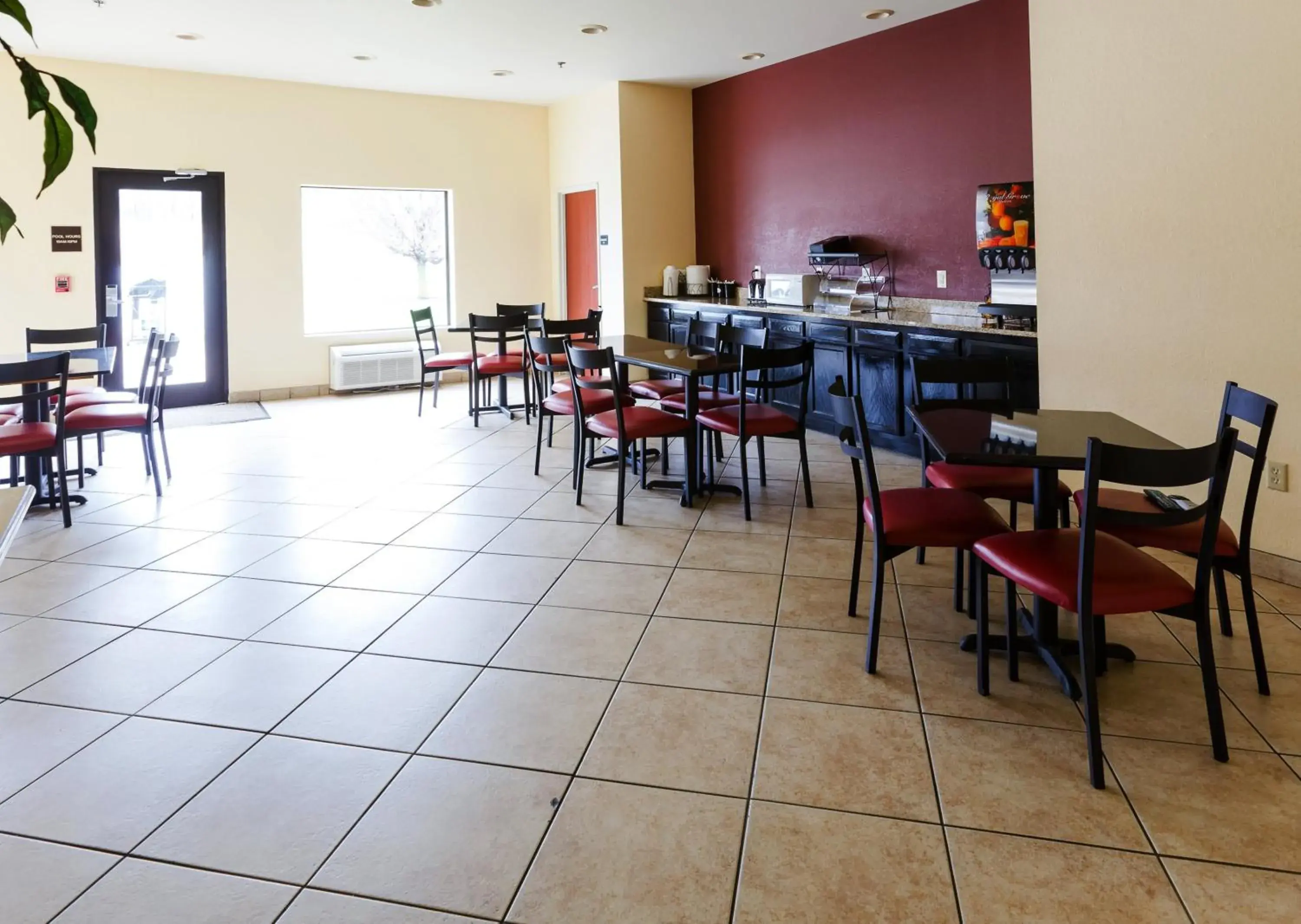 Breakfast in Red Roof Inn PLUS+ Danville, KY Breakfast in Red Roof Inn PLUS+ Danville, KY