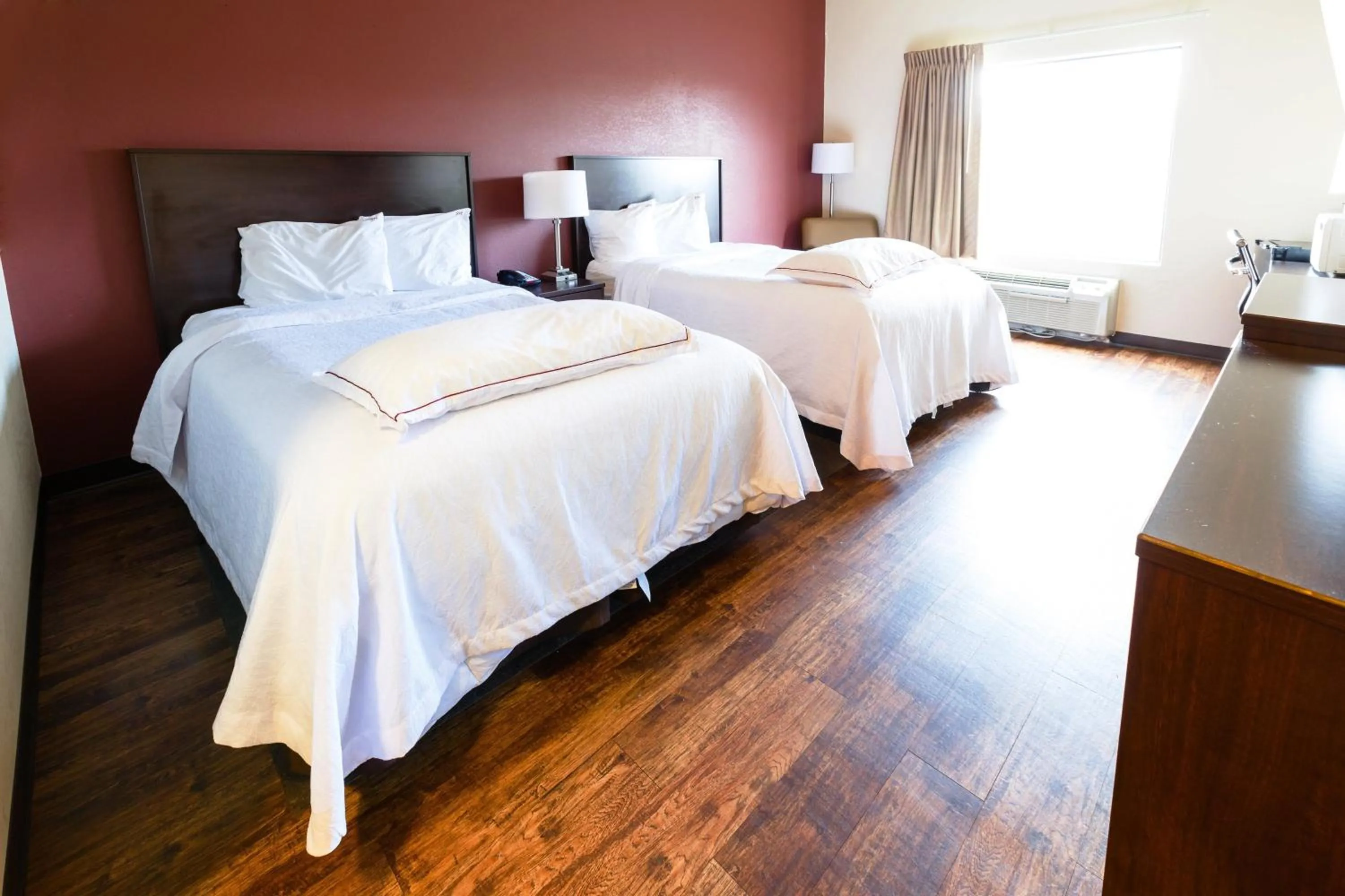 Photo of the whole room, Bed in Red Roof Inn PLUS+ Danville, KY