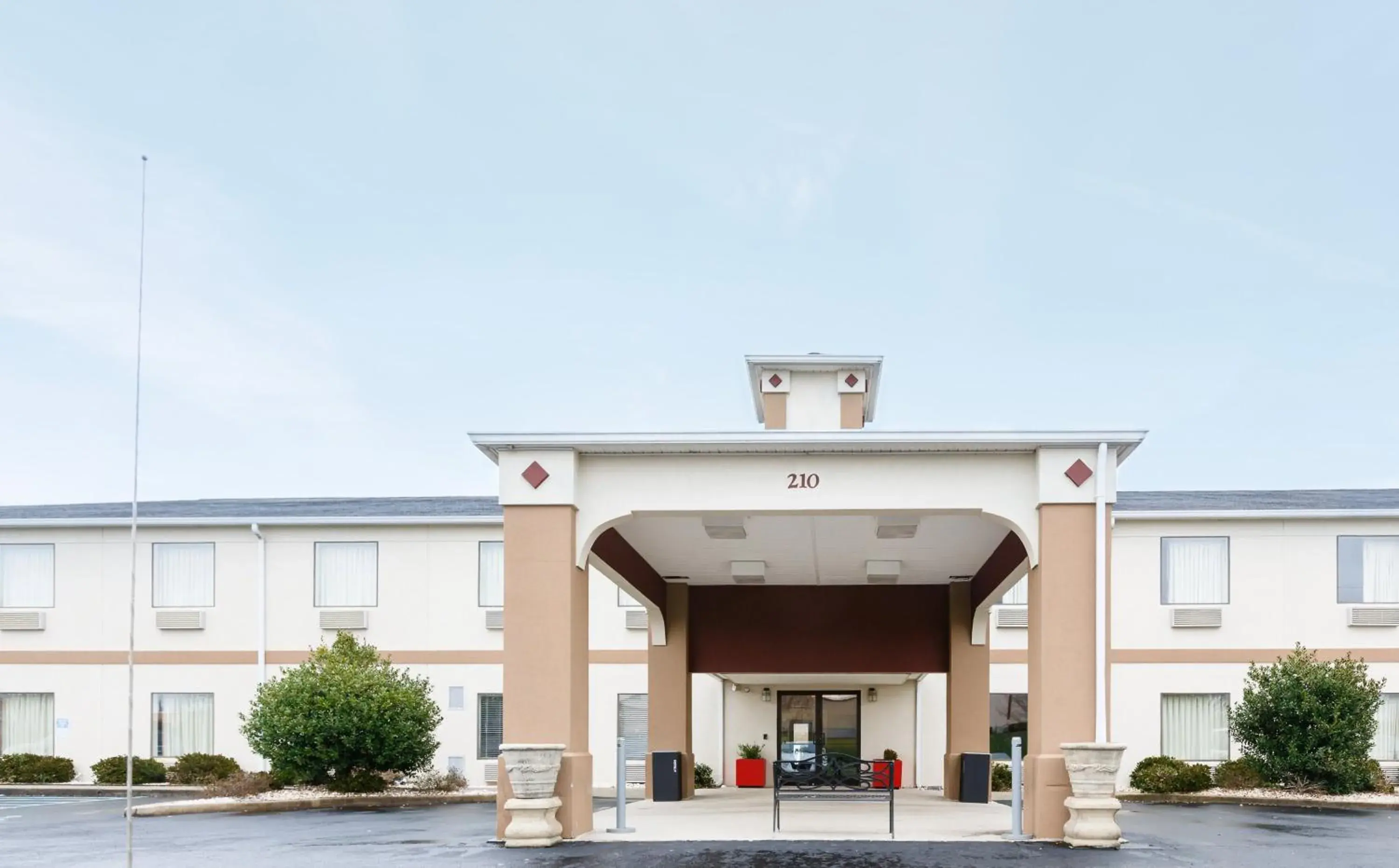 Red Roof Inn PLUS+ Danville, KY Red Roof Inn PLUS+ Danville, KY