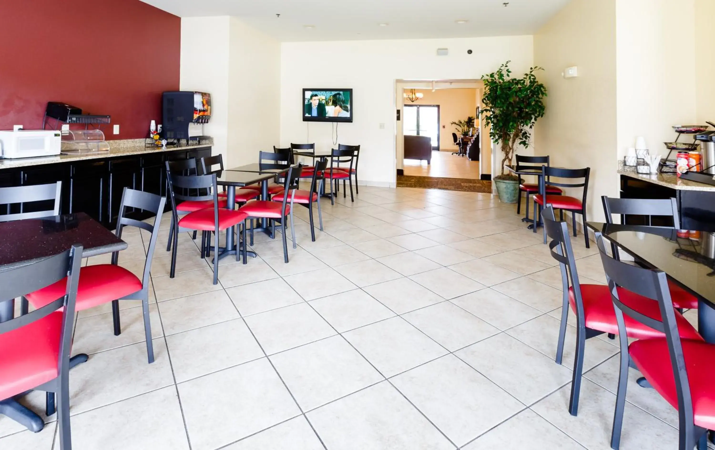 Breakfast in Red Roof Inn PLUS+ Danville, KY Breakfast in Red Roof Inn PLUS+ Danville, KY