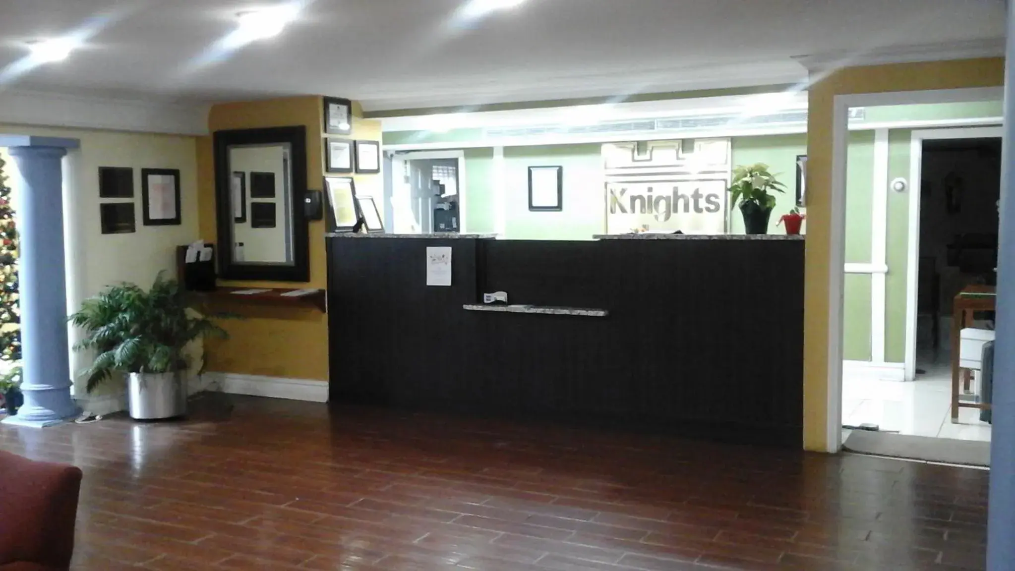 Restaurant/places to eat in Knights Inn - Lithonia Restaurant/places to eat in Knights Inn - Lithonia
