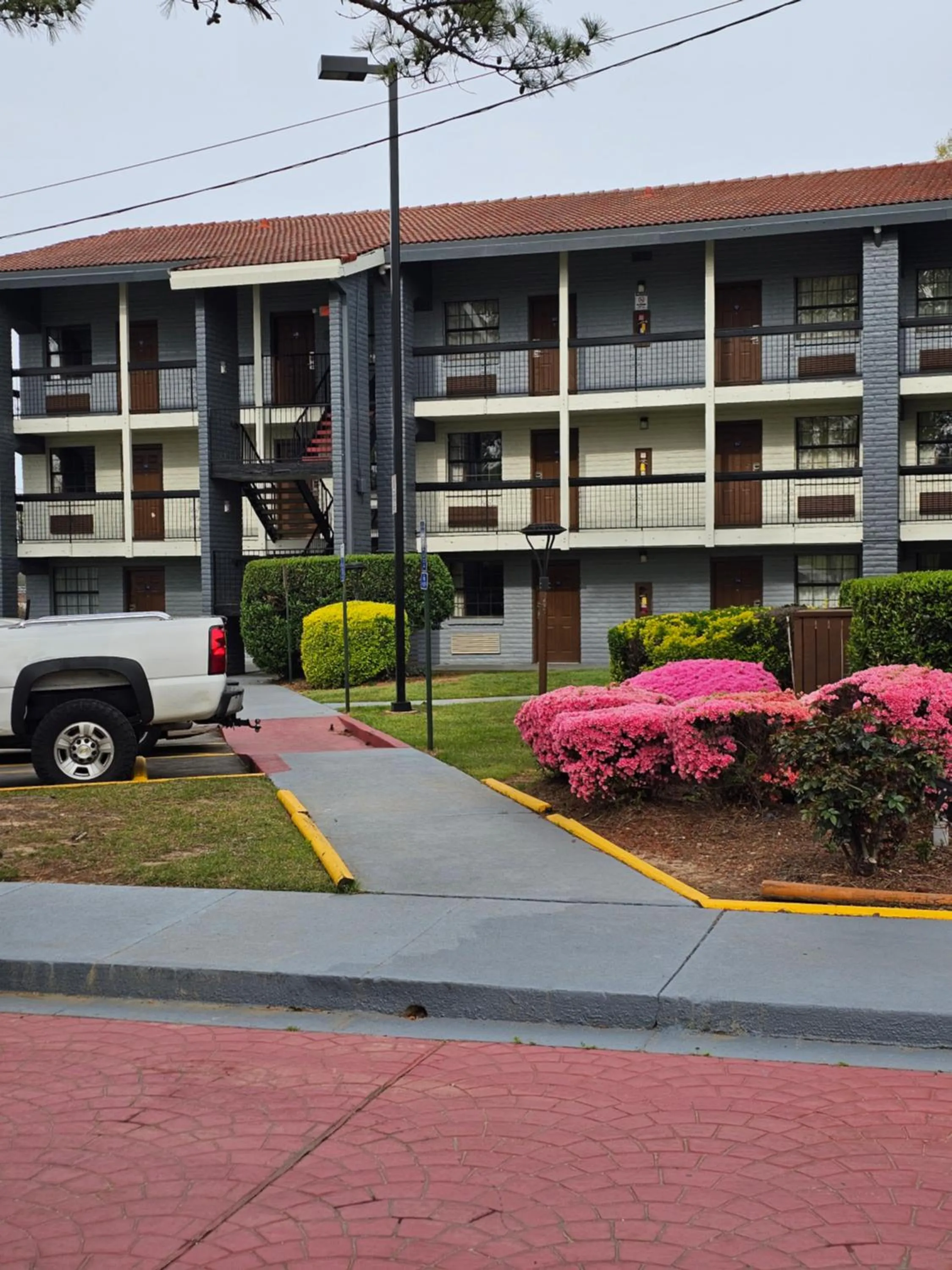 Property building in Knights Inn - Lithonia