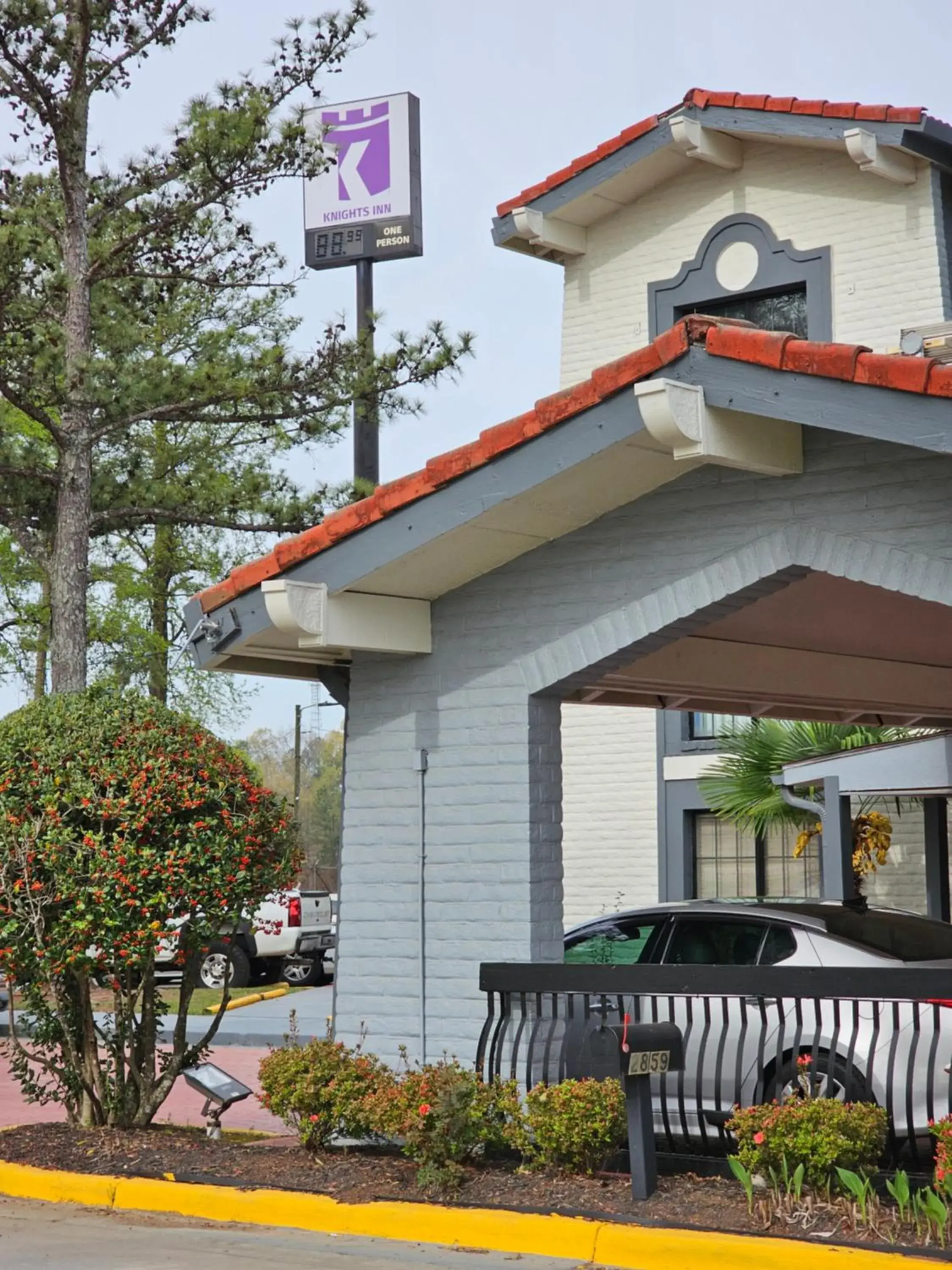 Property building in Knights Inn - Lithonia Property building in Knights Inn - Lithonia