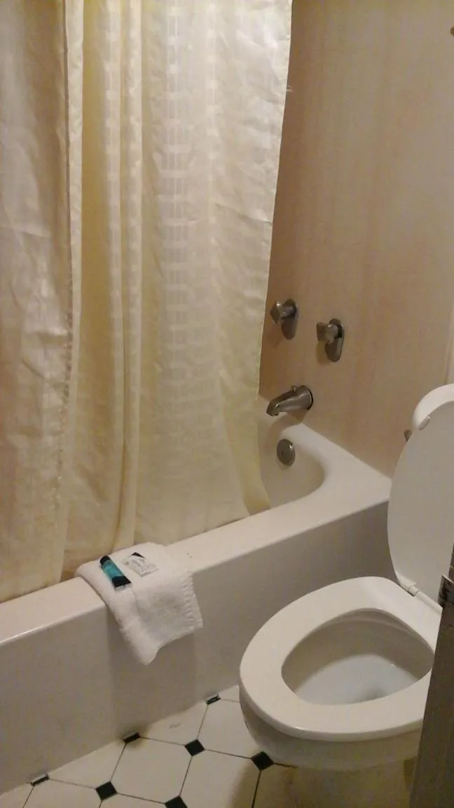 Shower in Knights Inn - Lithonia