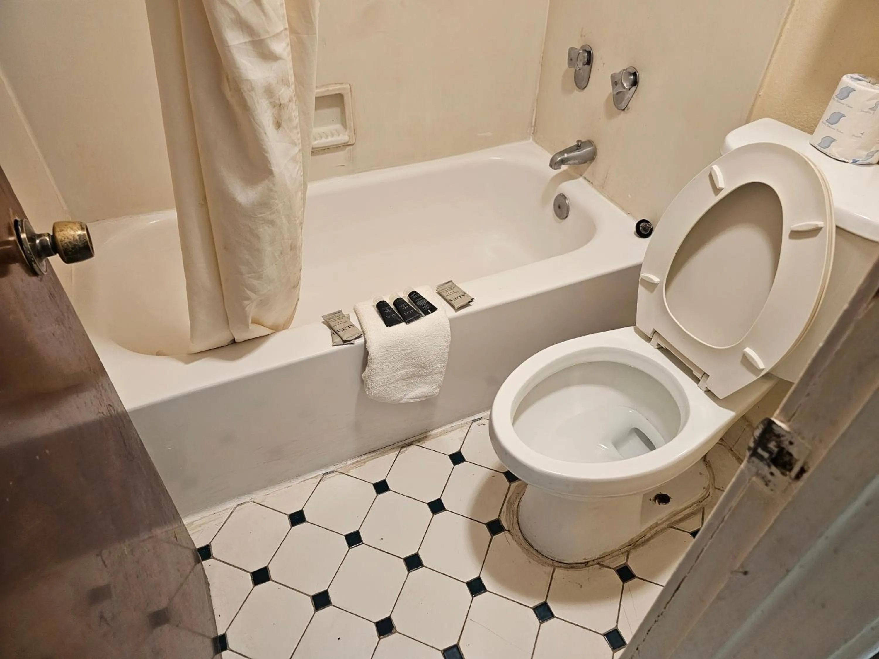 Knights Inn - Lithonia