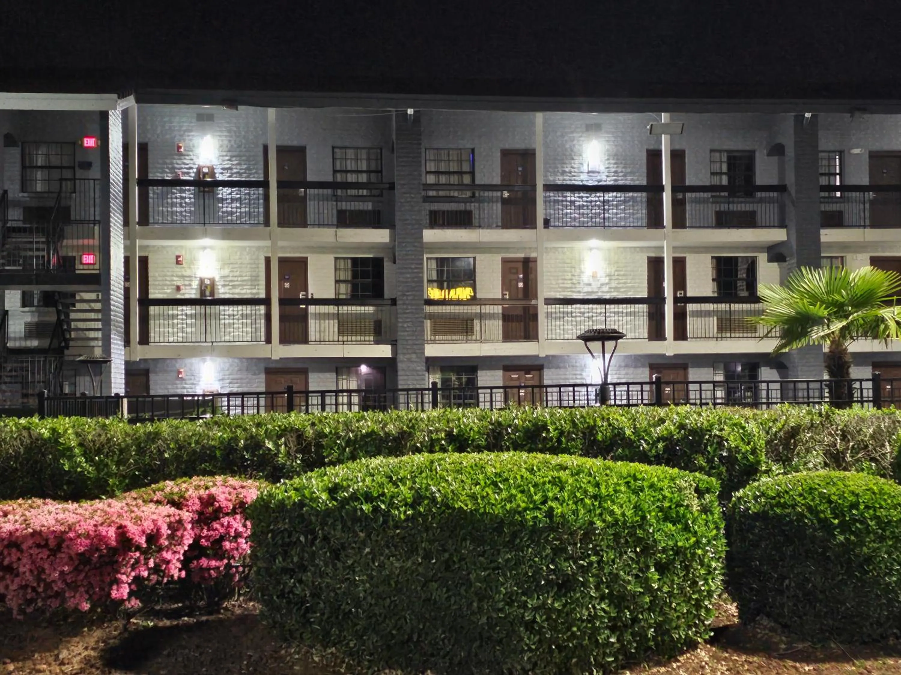 Property building in Knights Inn - Lithonia