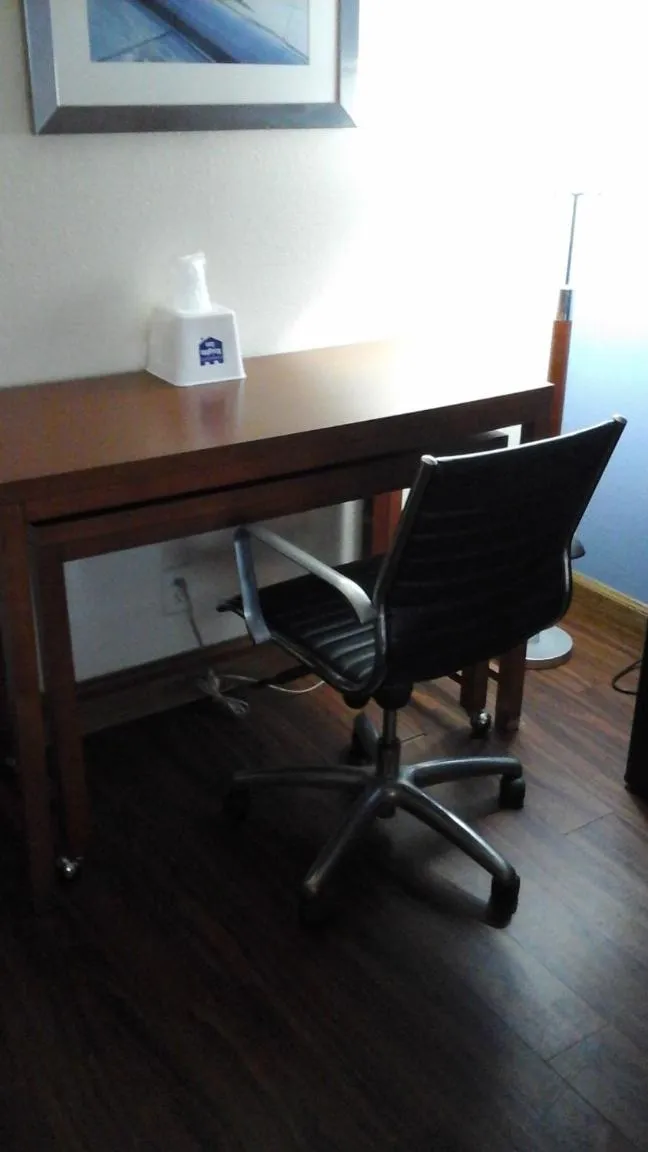 Seating area in Knights Inn - Lithonia