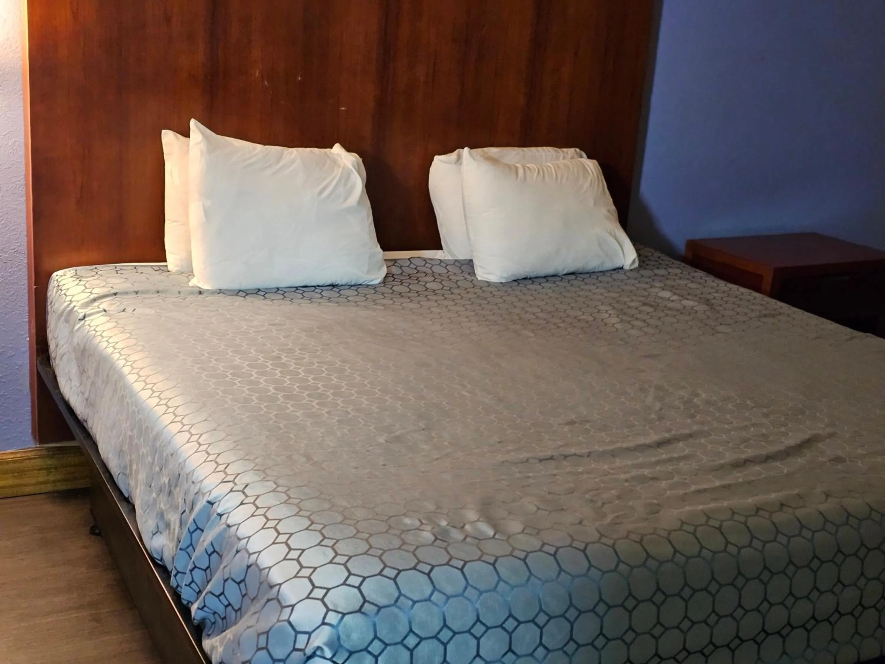 Knights Inn - Lithonia