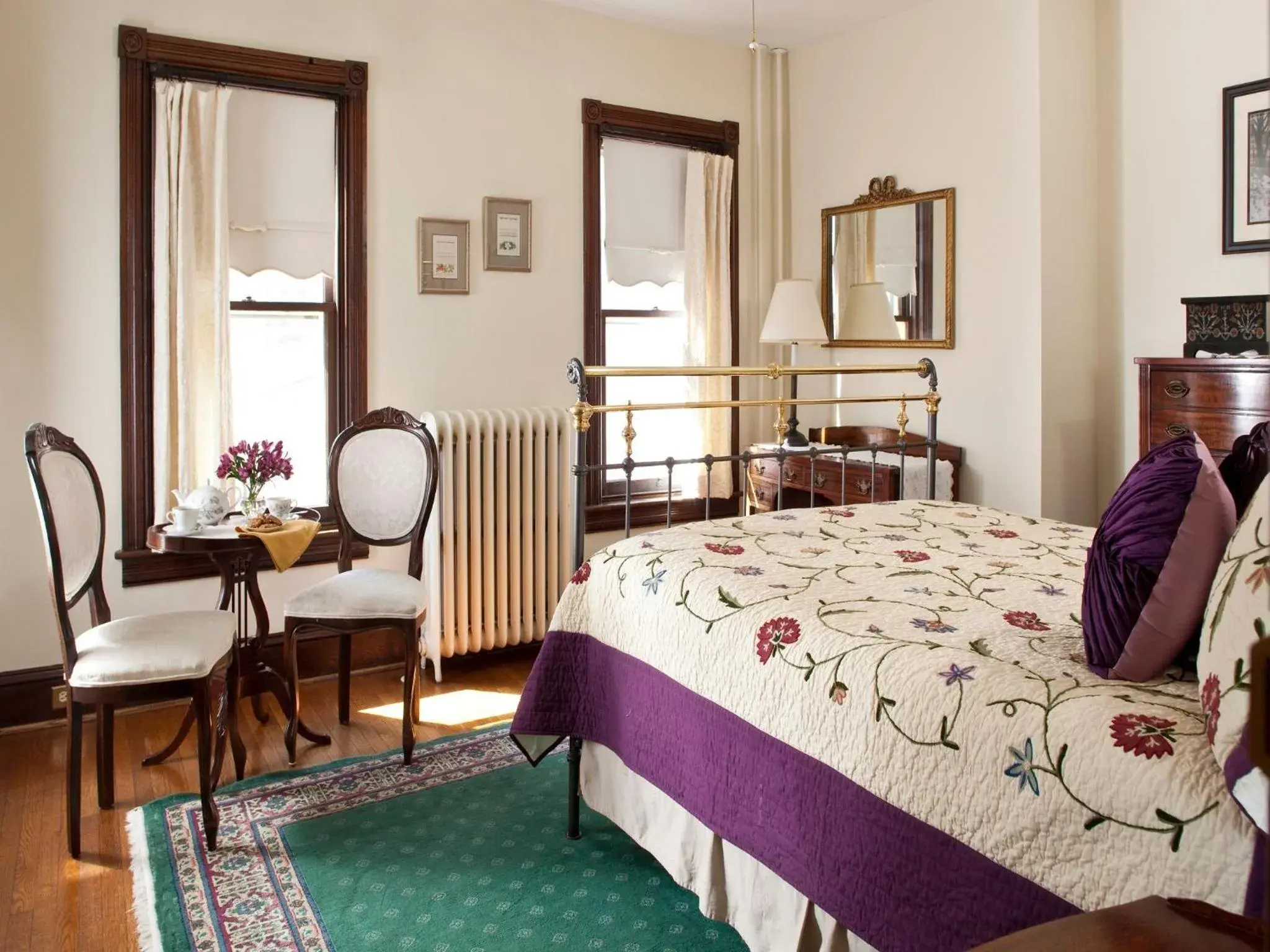 Day, Bed in Brickhouse Inn B&B Day, Bed in Brickhouse Inn B&B