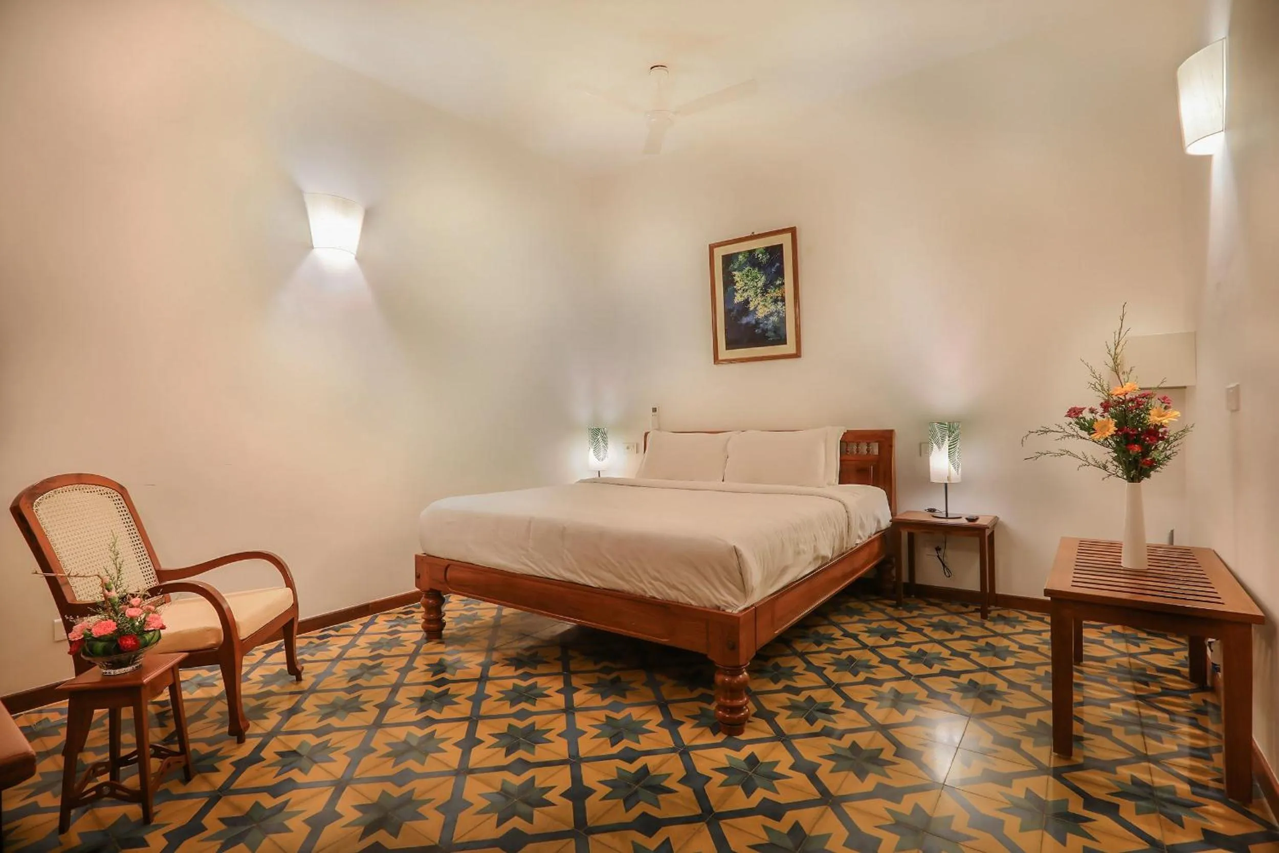 Photo of the whole room, Bed in Petit Palais