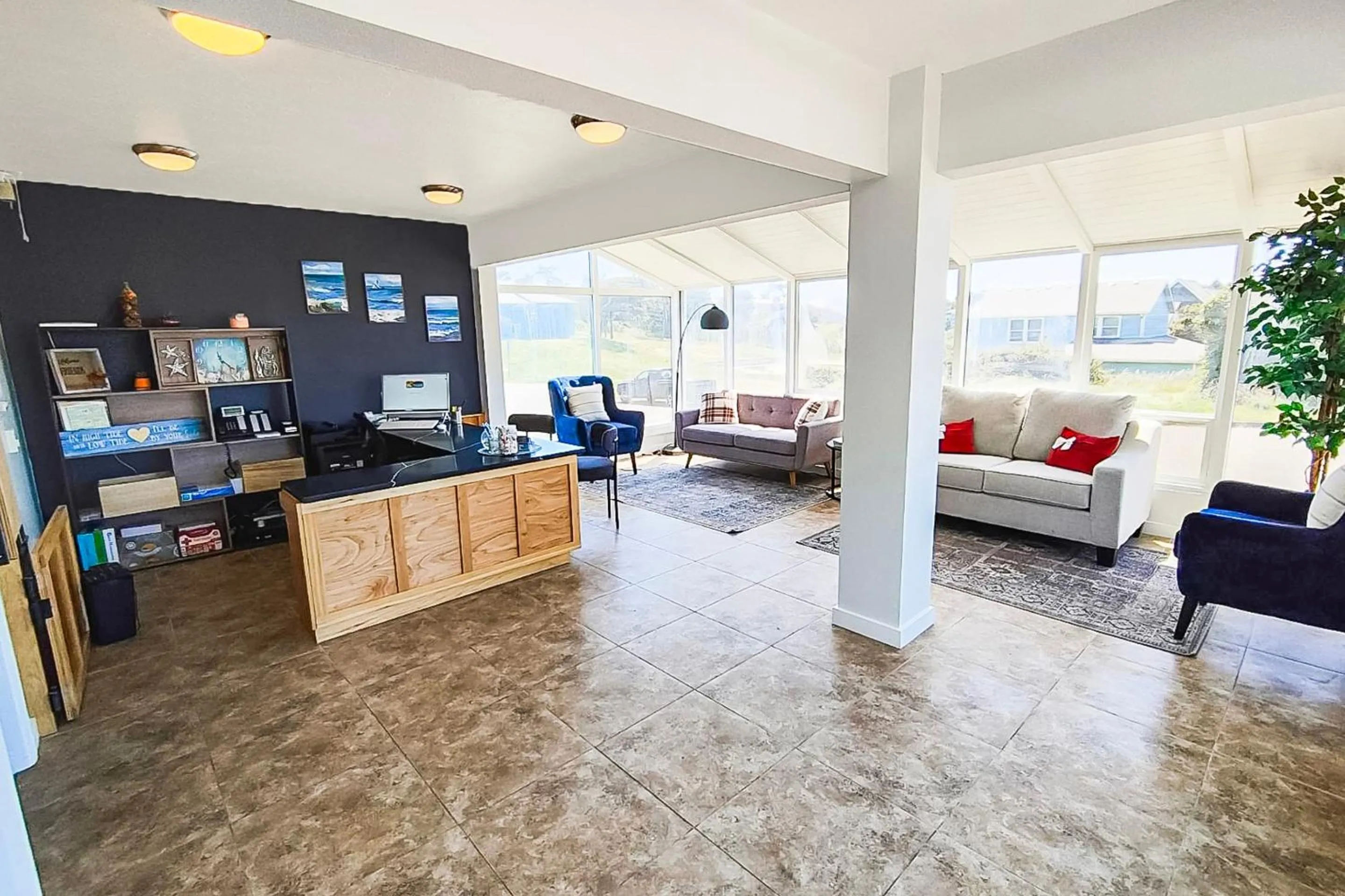 Lobby or reception in Waves Hotel NYE Beach - Newport OR