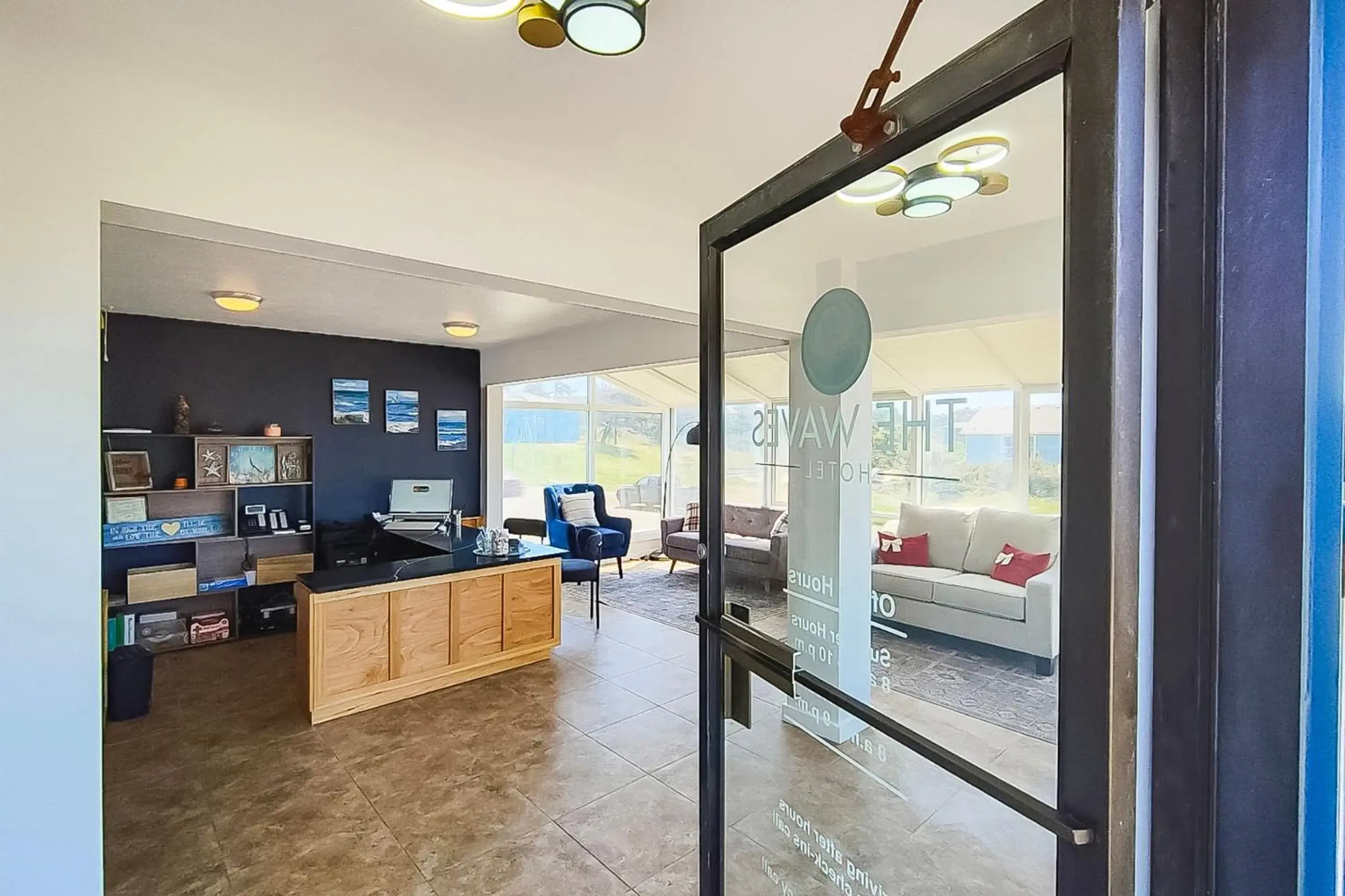 Lobby or reception in Waves Hotel NYE Beach - Newport OR Lobby or reception in Waves Hotel NYE Beach - Newport OR