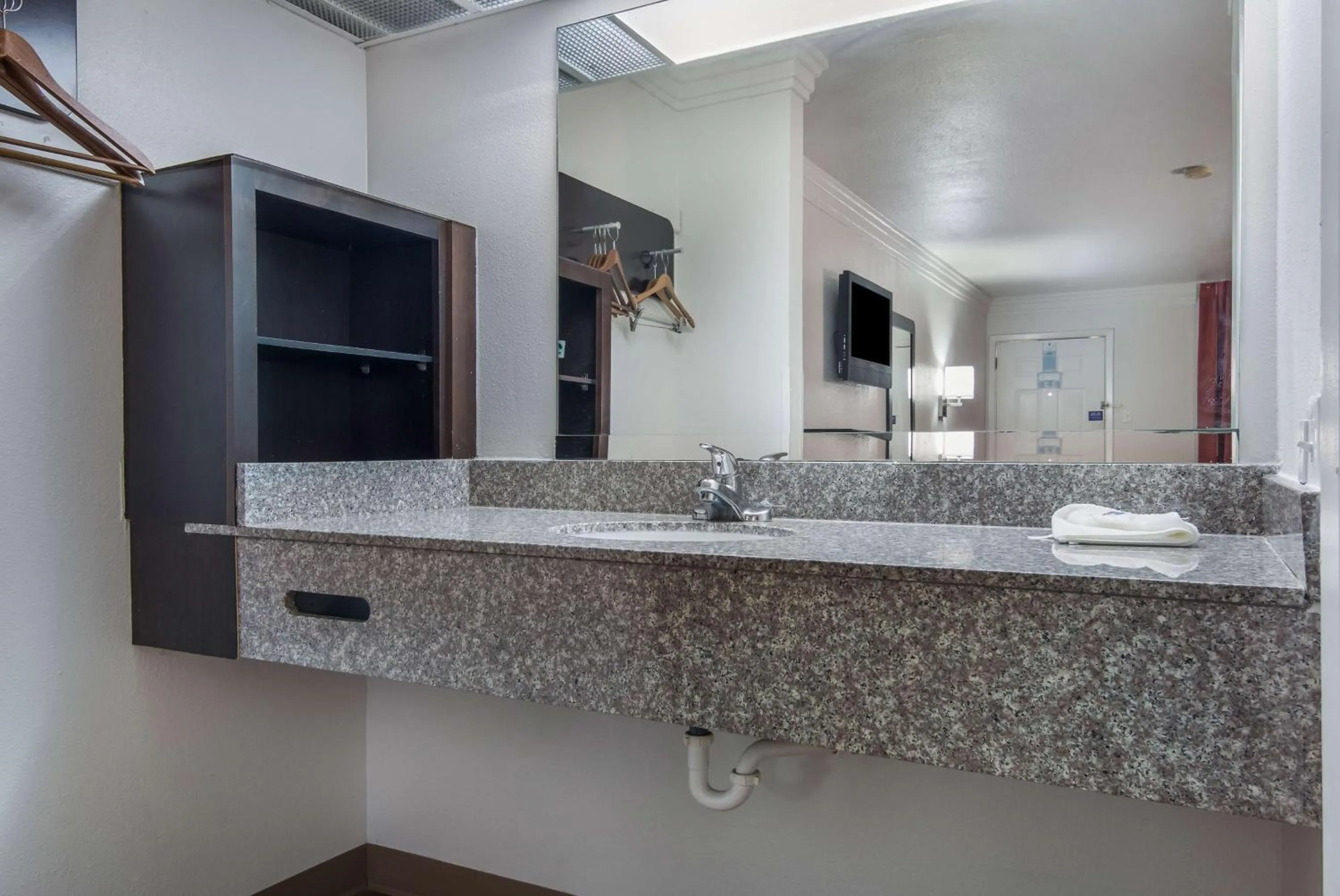 Bathroom in Motel 6-Marshall, TX