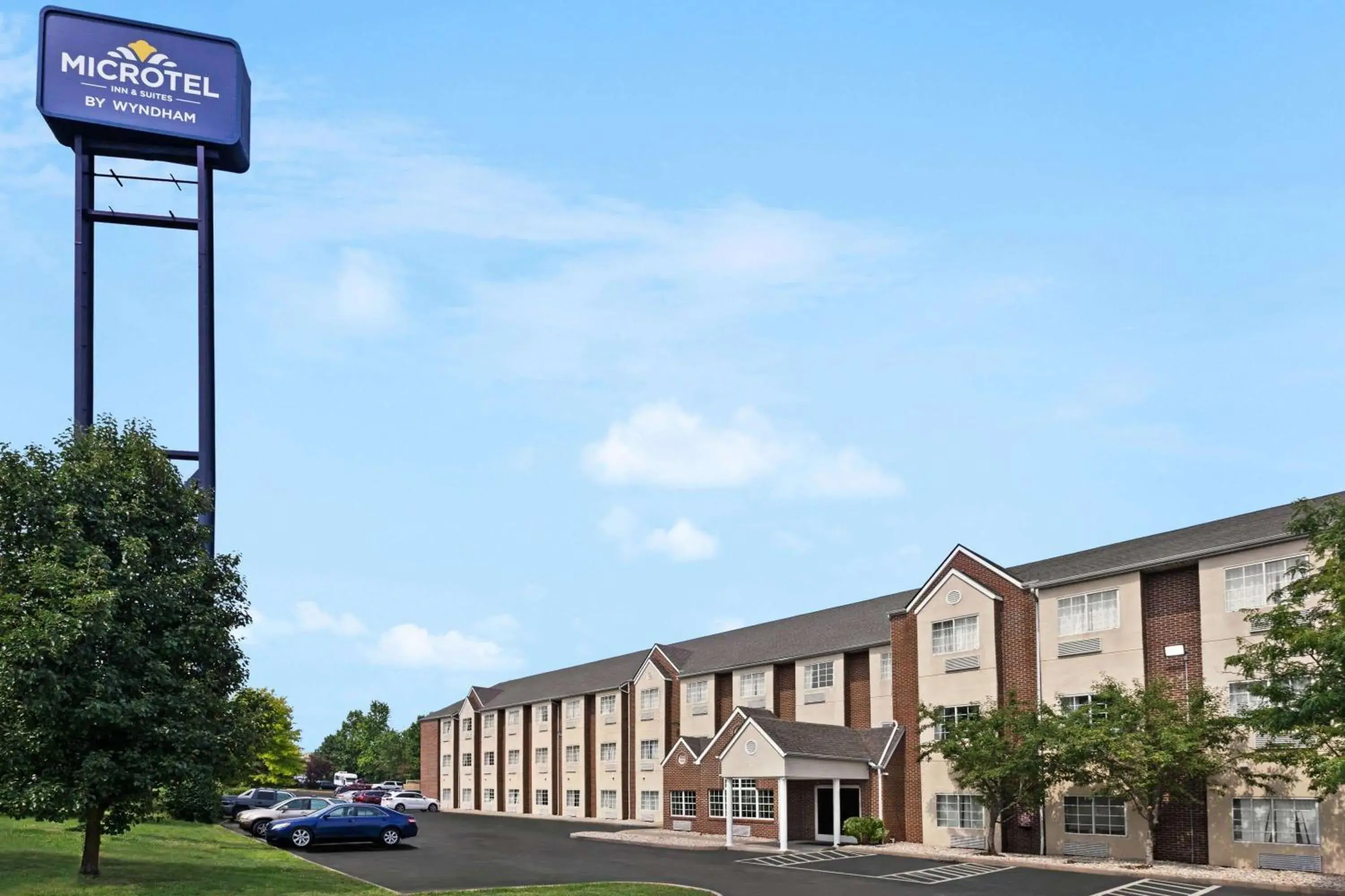 Property building in Microtel Inn & Suites by Wyndham Florence/Cincinnati Airpo Property building in Microtel Inn & Suites by Wyndham Florence/Cincinnati Airpo