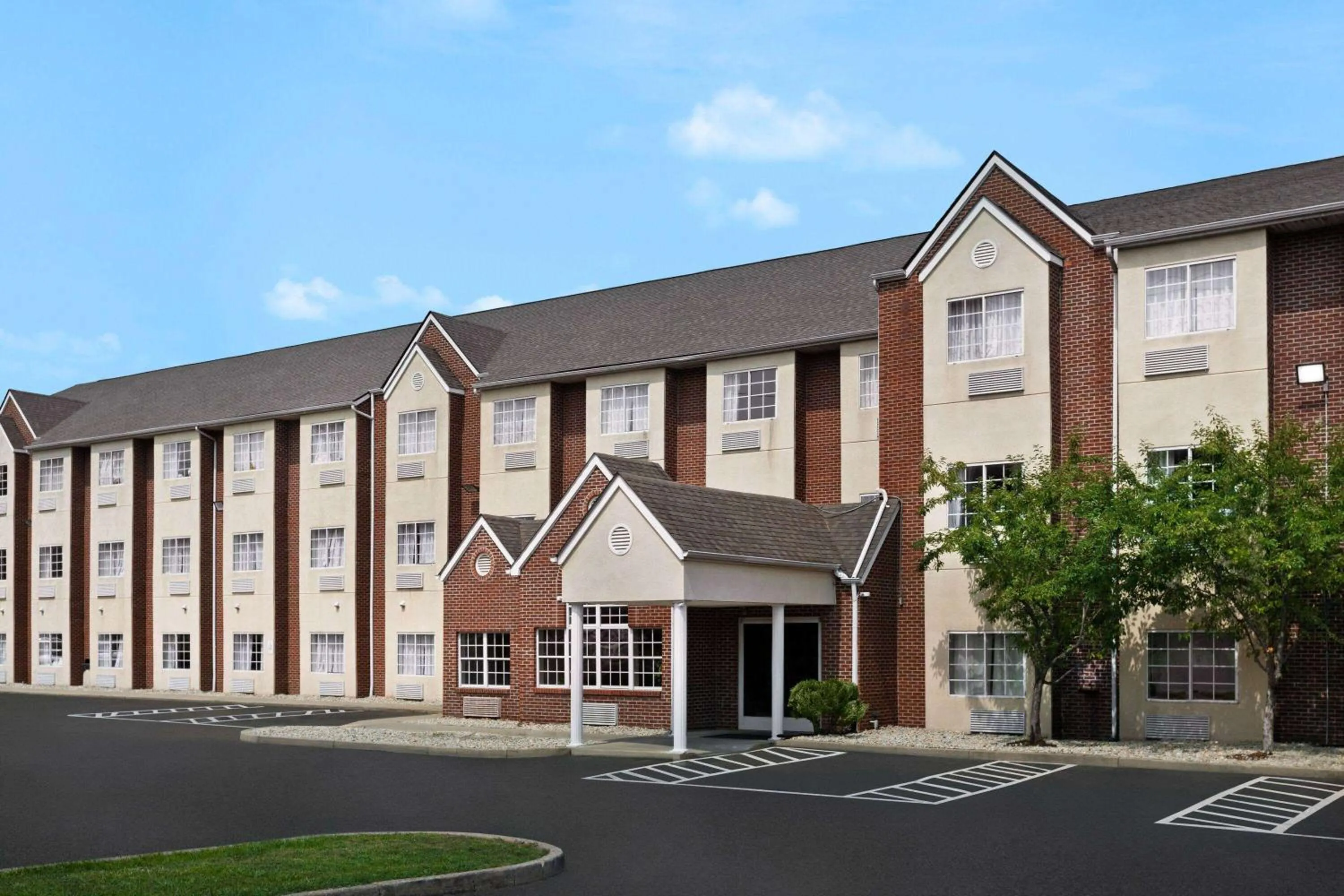 Property building in Microtel Inn & Suites by Wyndham Florence/Cincinnati Airpo