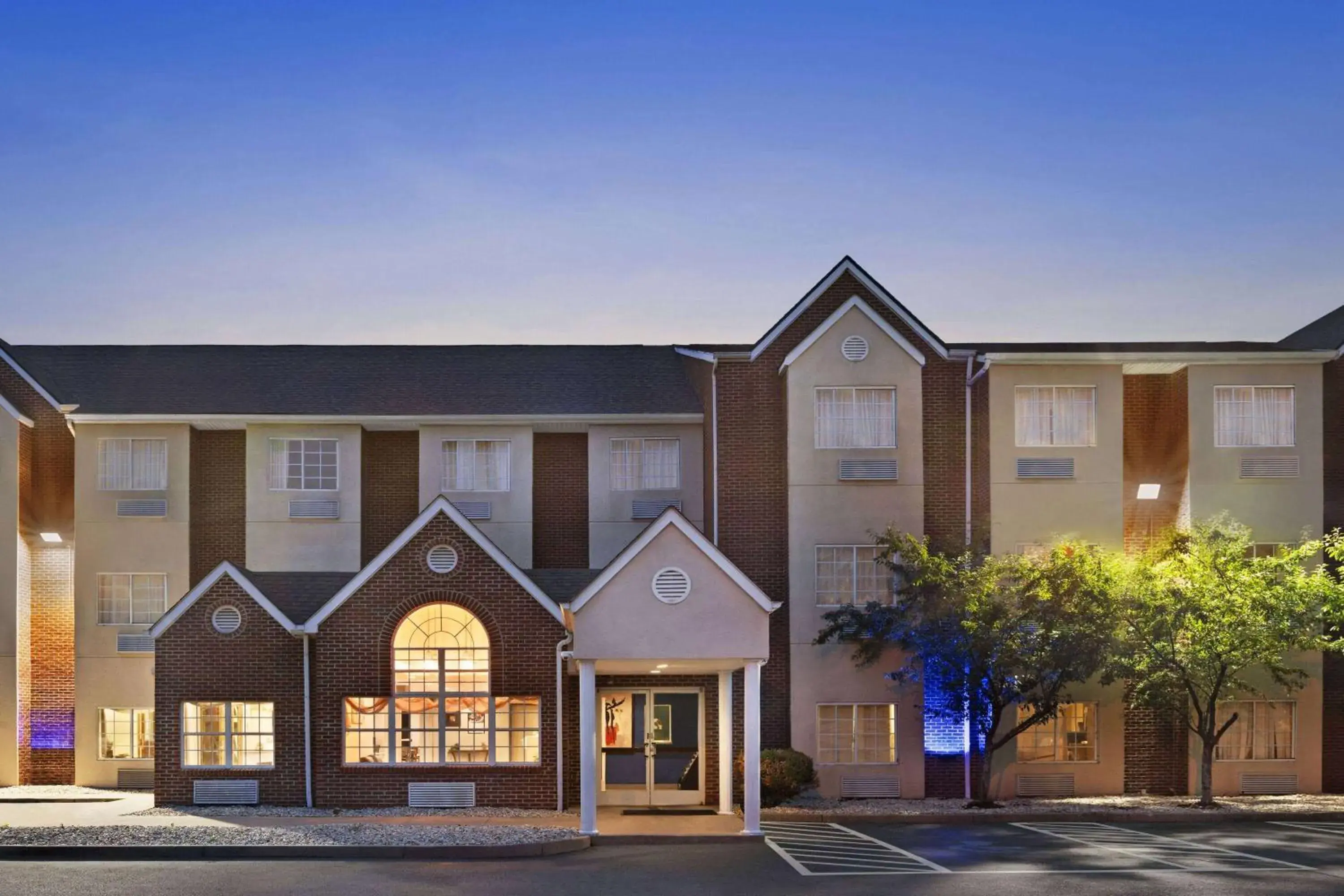 Property building in Microtel Inn & Suites by Wyndham Florence/Cincinnati Airpo Property building in Microtel Inn & Suites by Wyndham Florence/Cincinnati Airpo