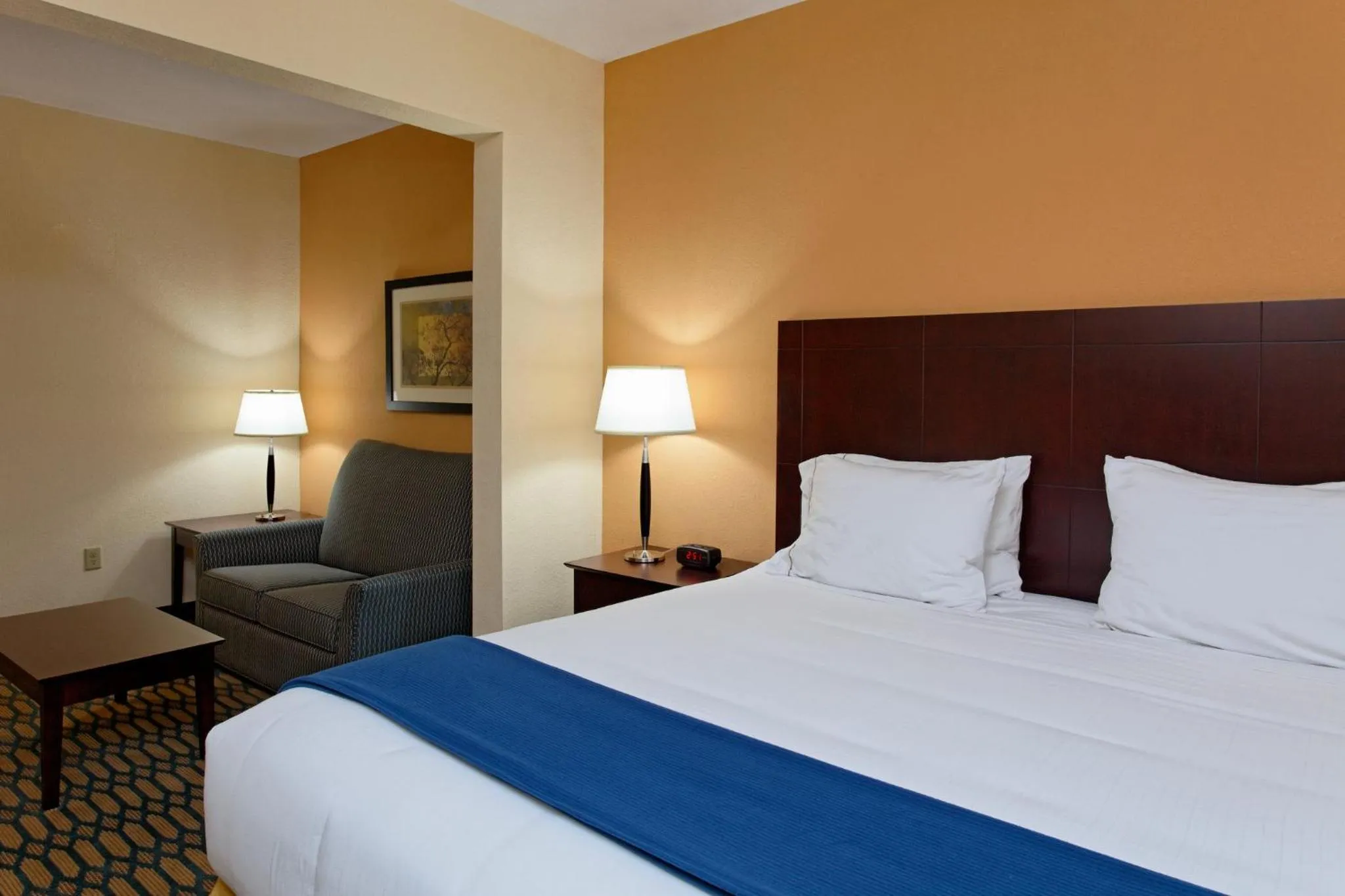 Photo of the whole room, Bed in Holiday Inn Express - Andalusia by IHG