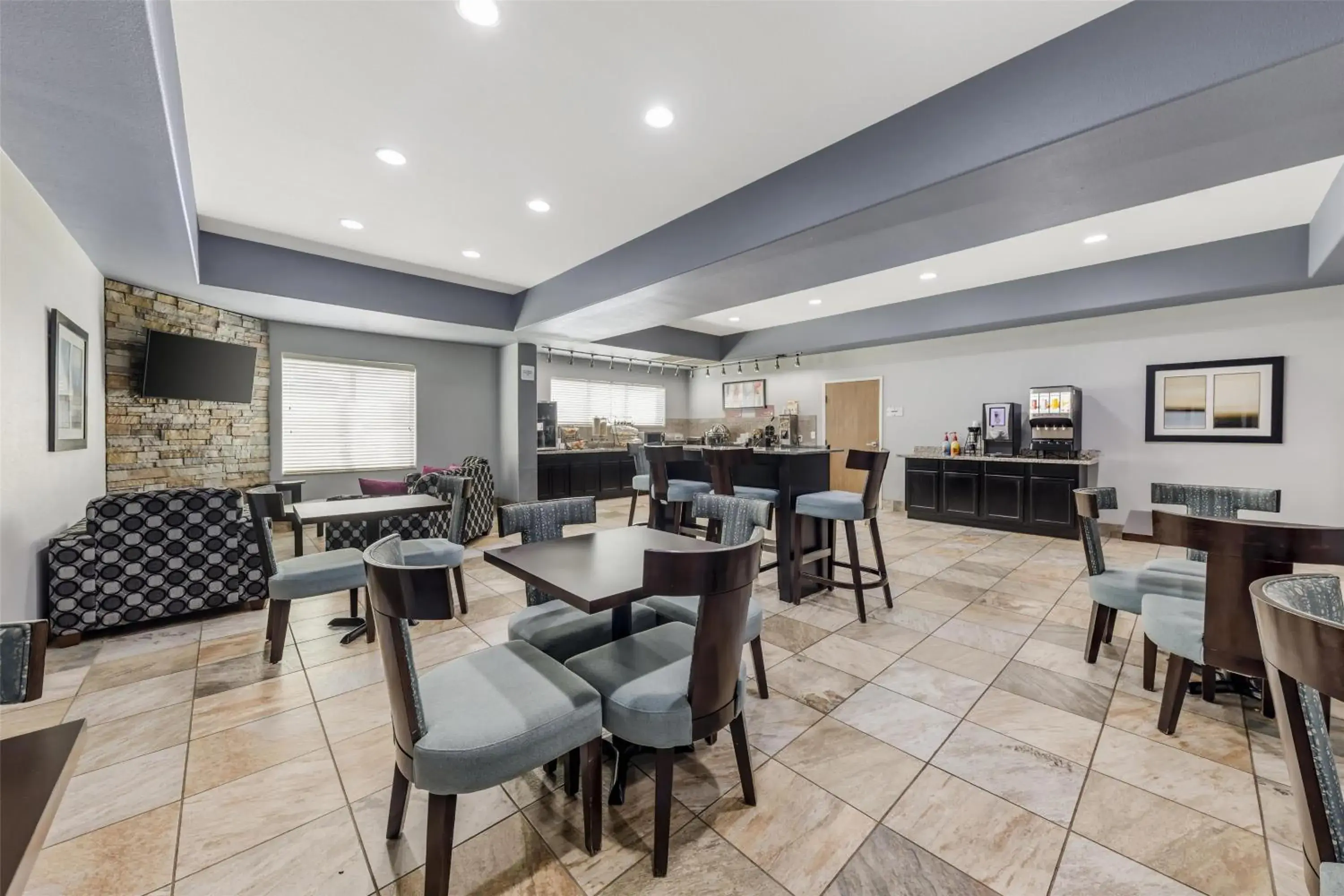 Breakfast in Best Western Plus Sand Bass Inn and Suites Breakfast in Best Western Plus Sand Bass Inn and Suites