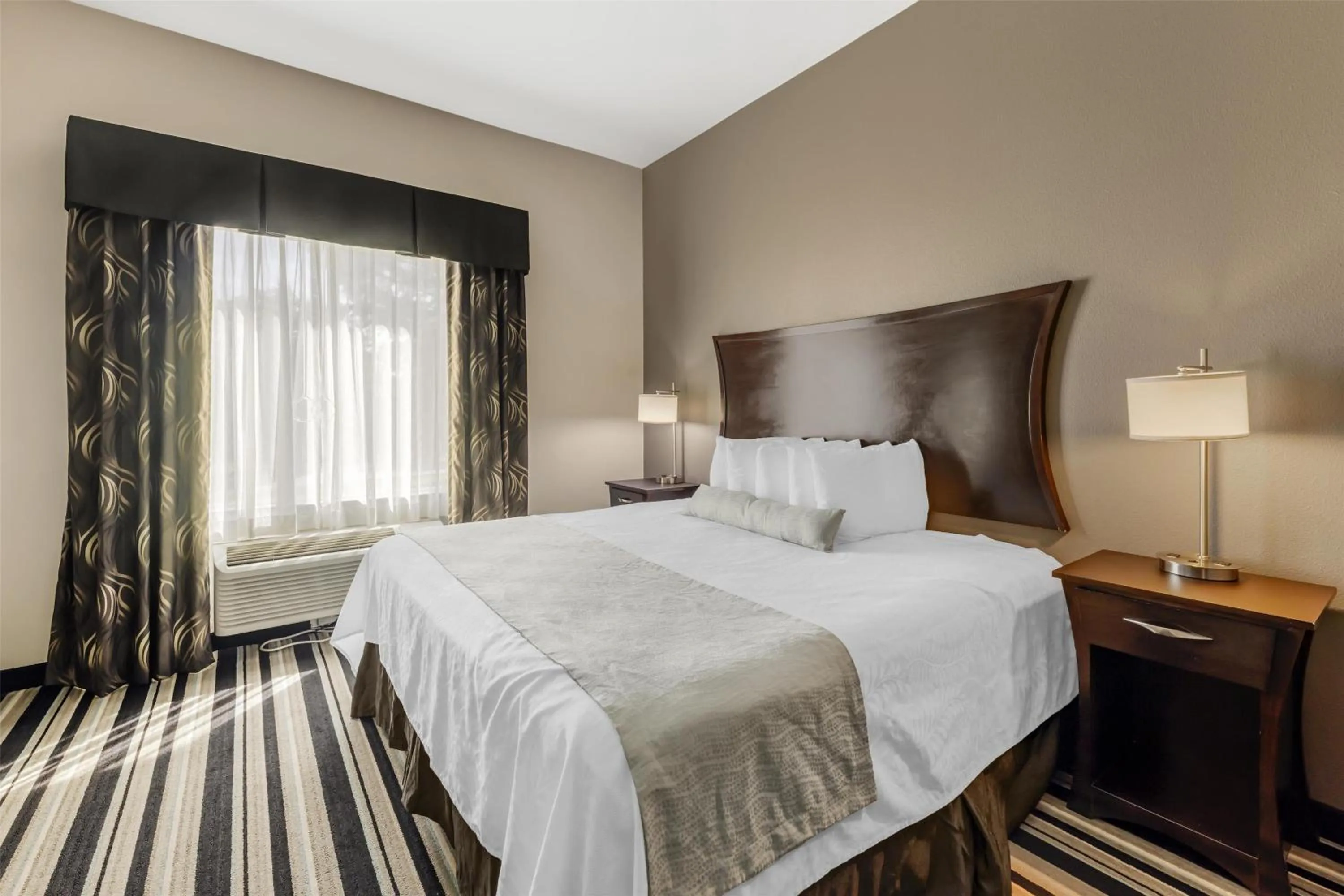 Bedroom, Bed in Best Western Plus Sand Bass Inn and Suites