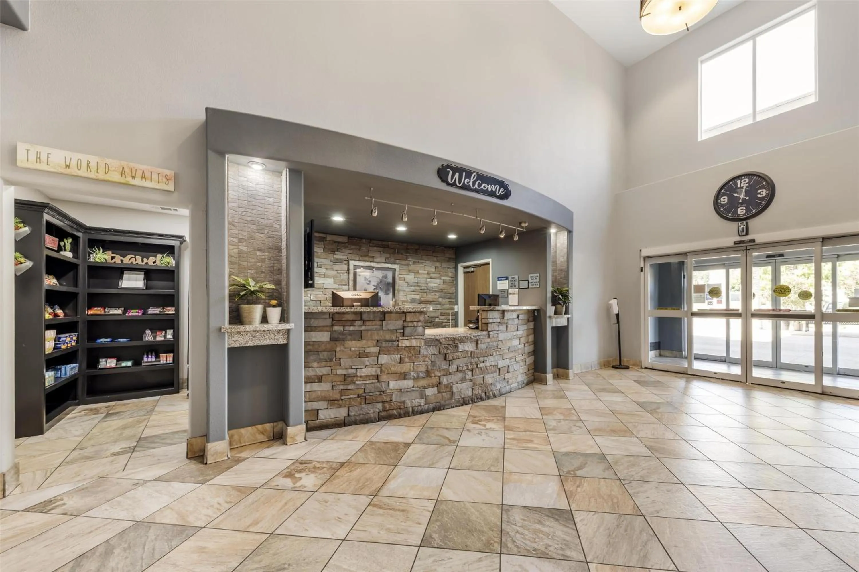 Lobby or reception in Best Western Plus Sand Bass Inn and Suites