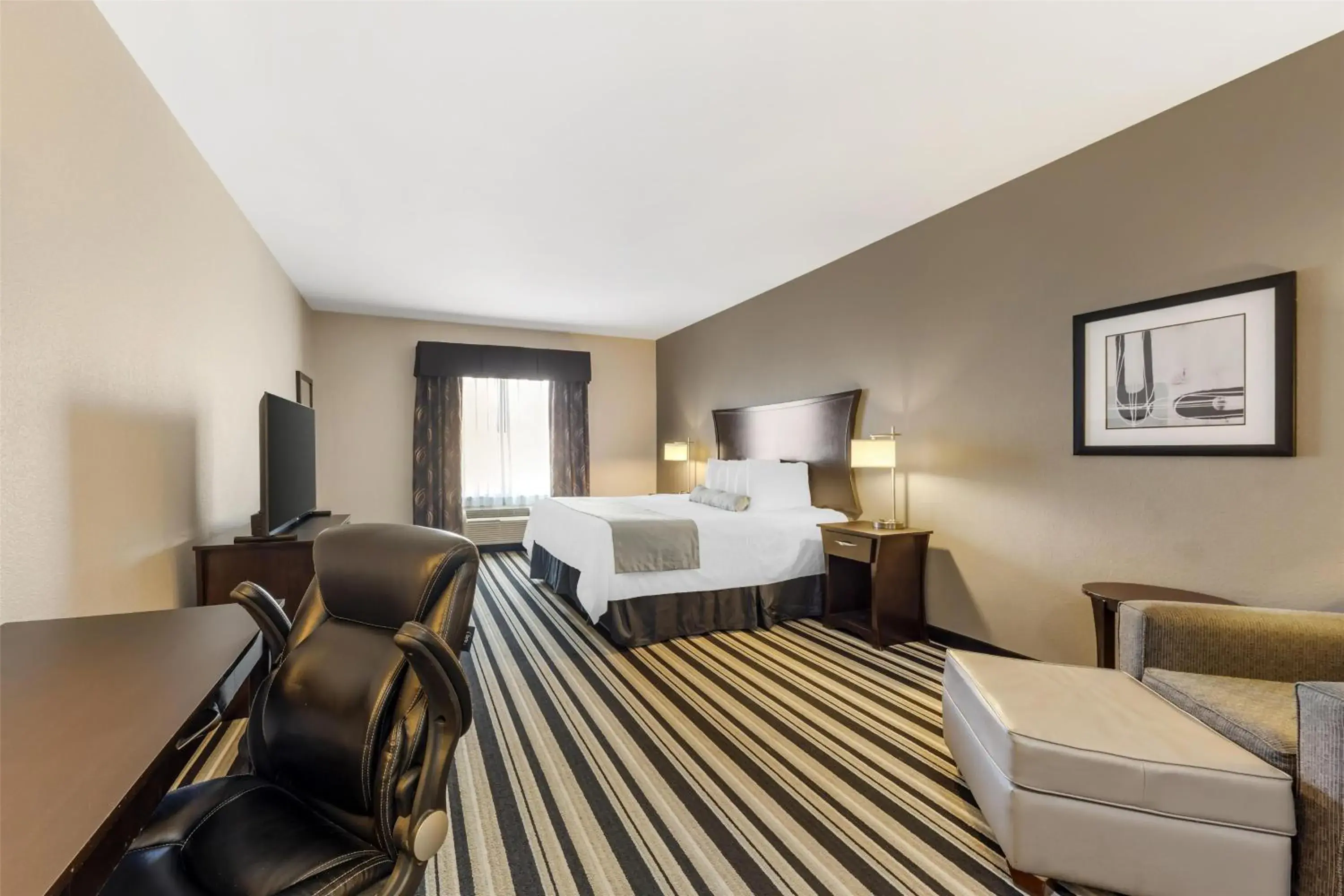 Bedroom, Bed in Best Western Plus Sand Bass Inn and Suites Bedroom, Bed in Best Western Plus Sand Bass Inn and Suites