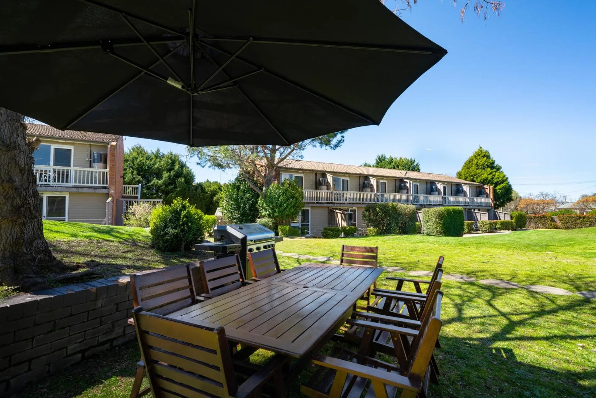 BBQ facilities in Bathurst Studio Apartments