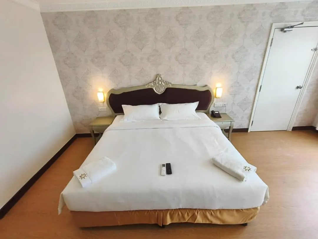 Bed in RC Hotel Melaka