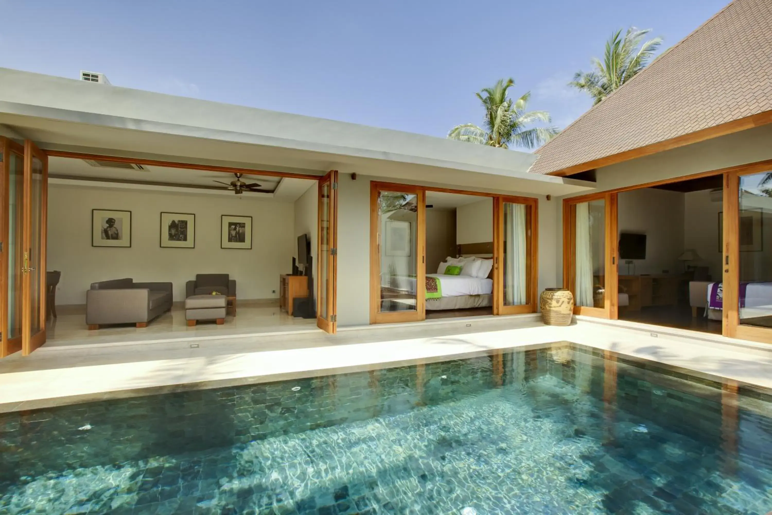 Swimming pool in KoenoKoeni Villa Swimming pool in KoenoKoeni Villa