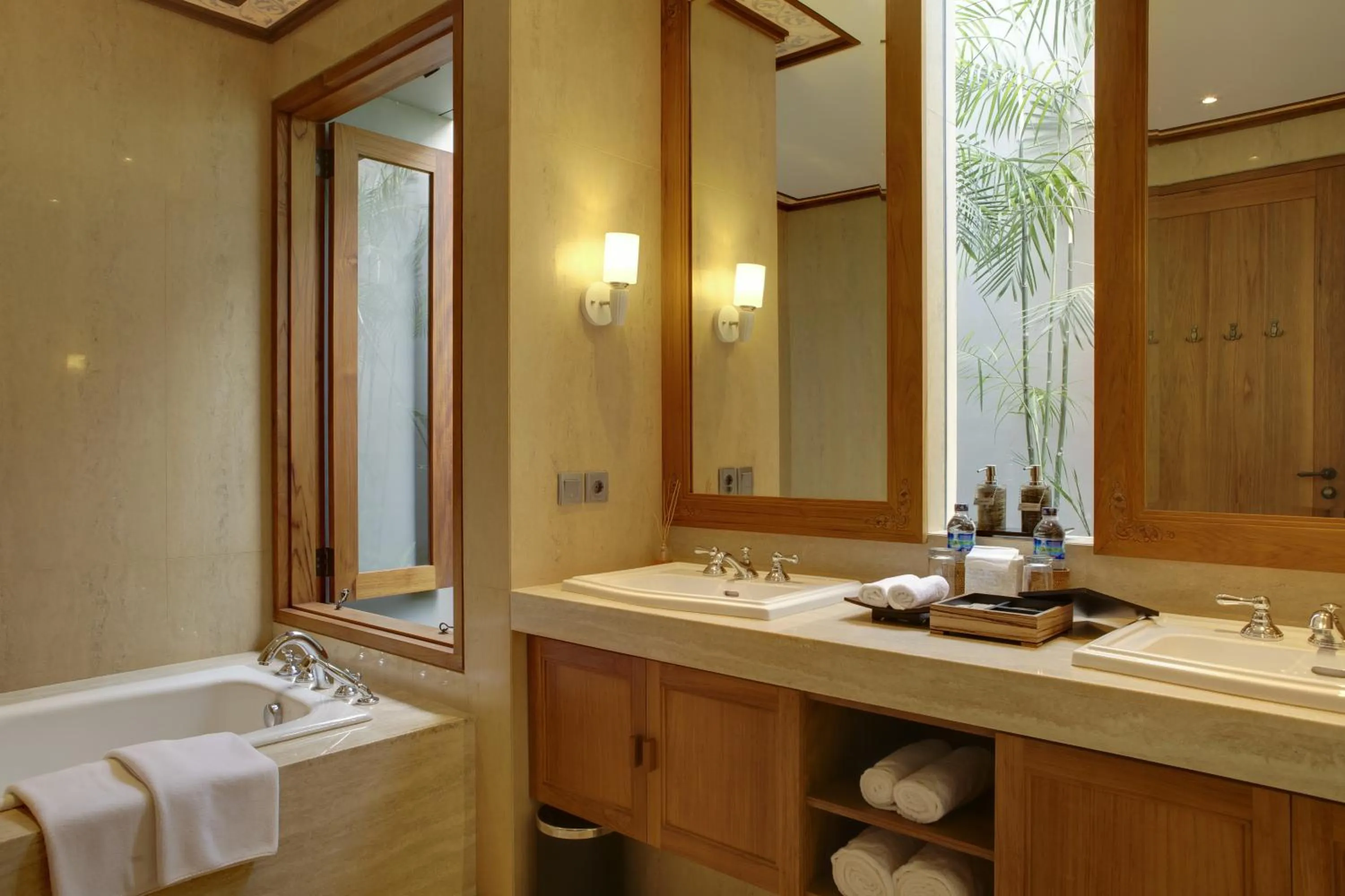 Bathroom in KoenoKoeni Villa
