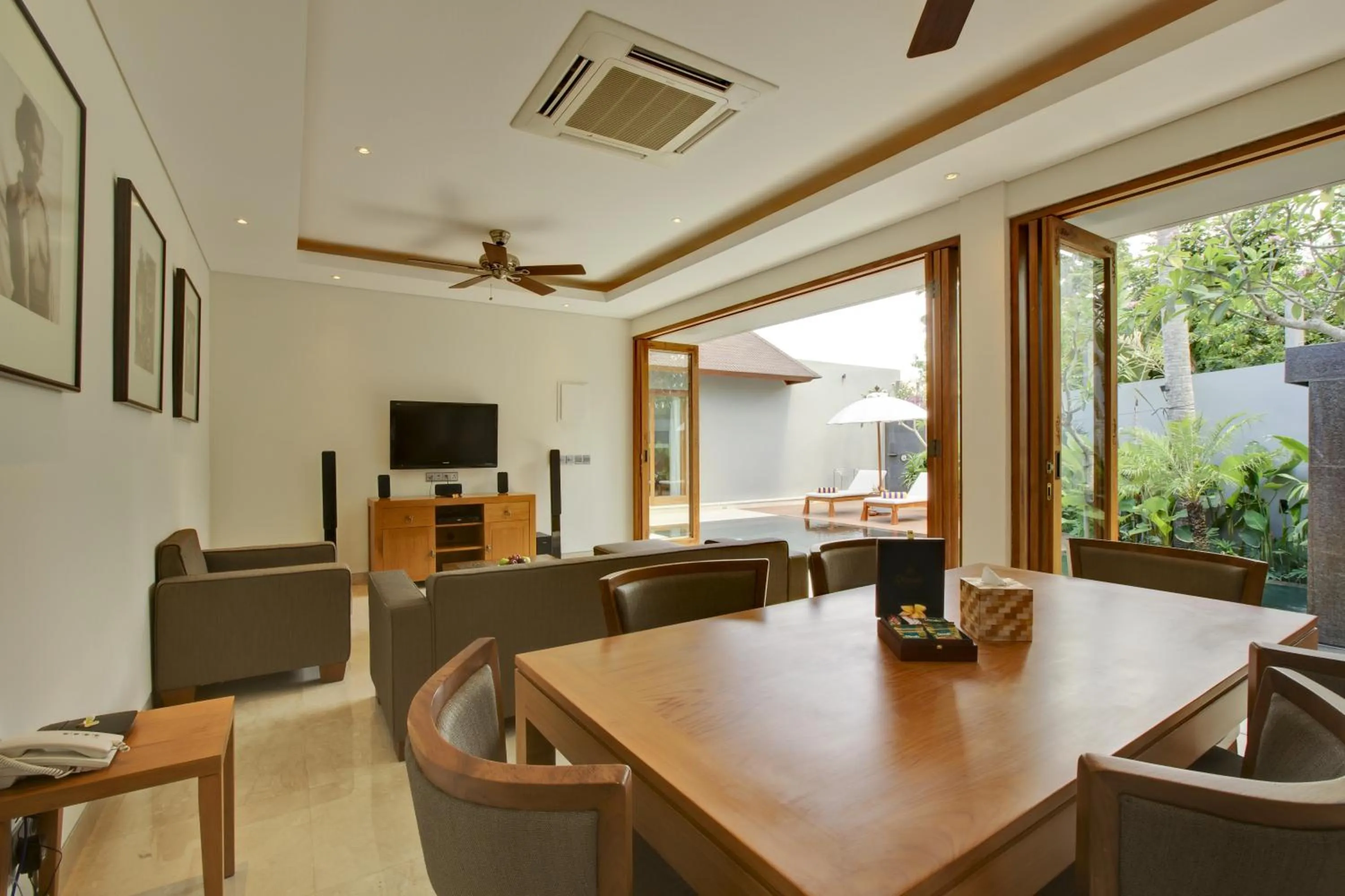 Living room in KoenoKoeni Villa