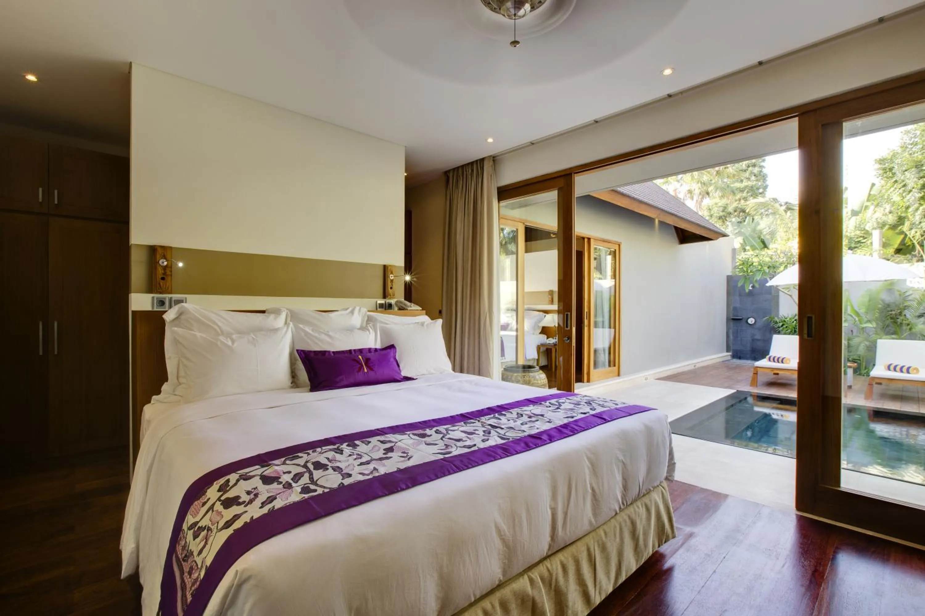 Bedroom, Bed in KoenoKoeni Villa