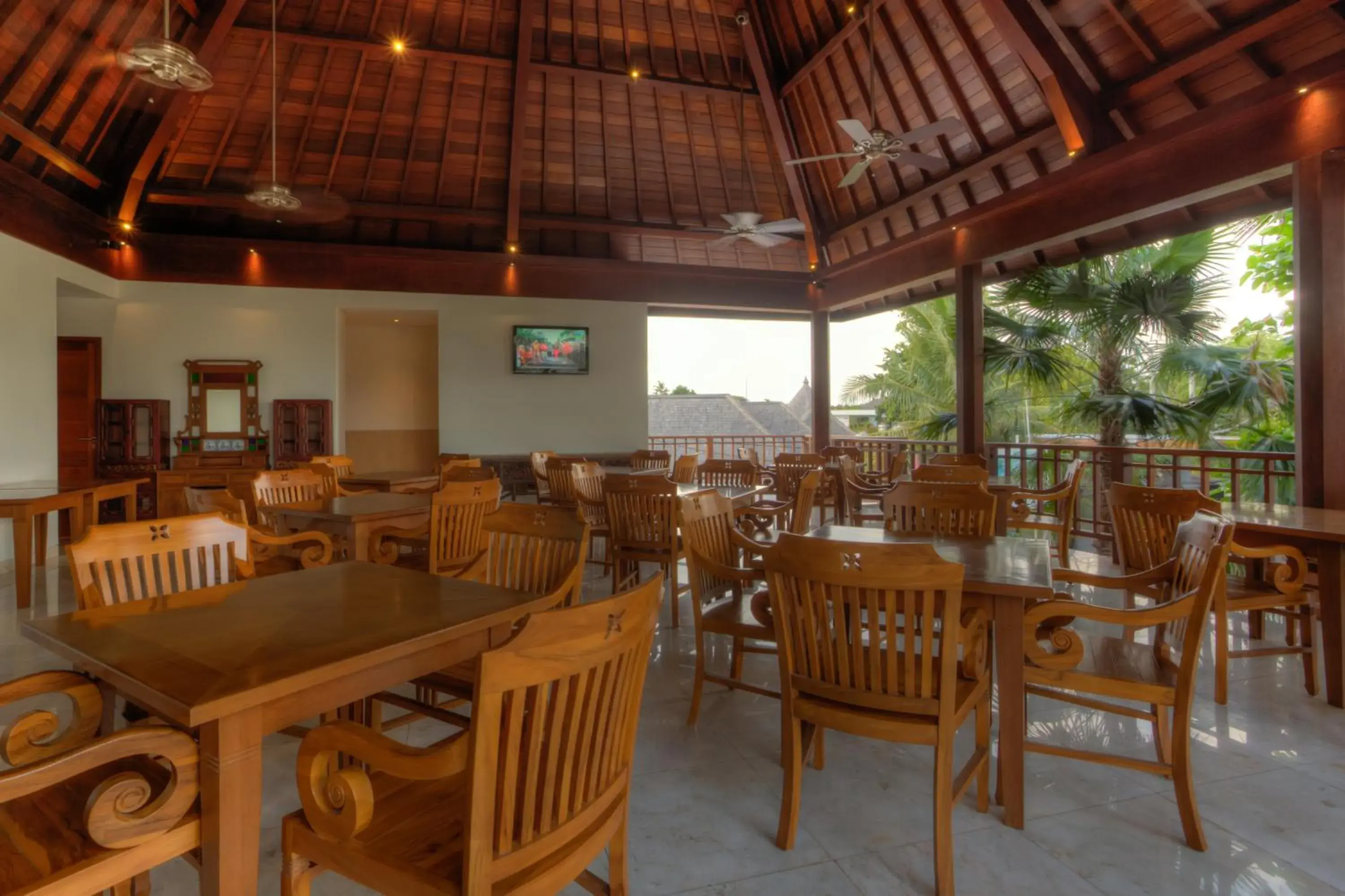 Restaurant/places to eat in KoenoKoeni Villa Restaurant/places to eat in KoenoKoeni Villa