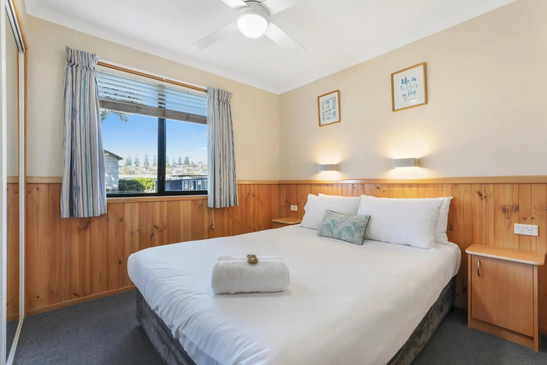 Property building, Bed in Werri Beach Holiday Park