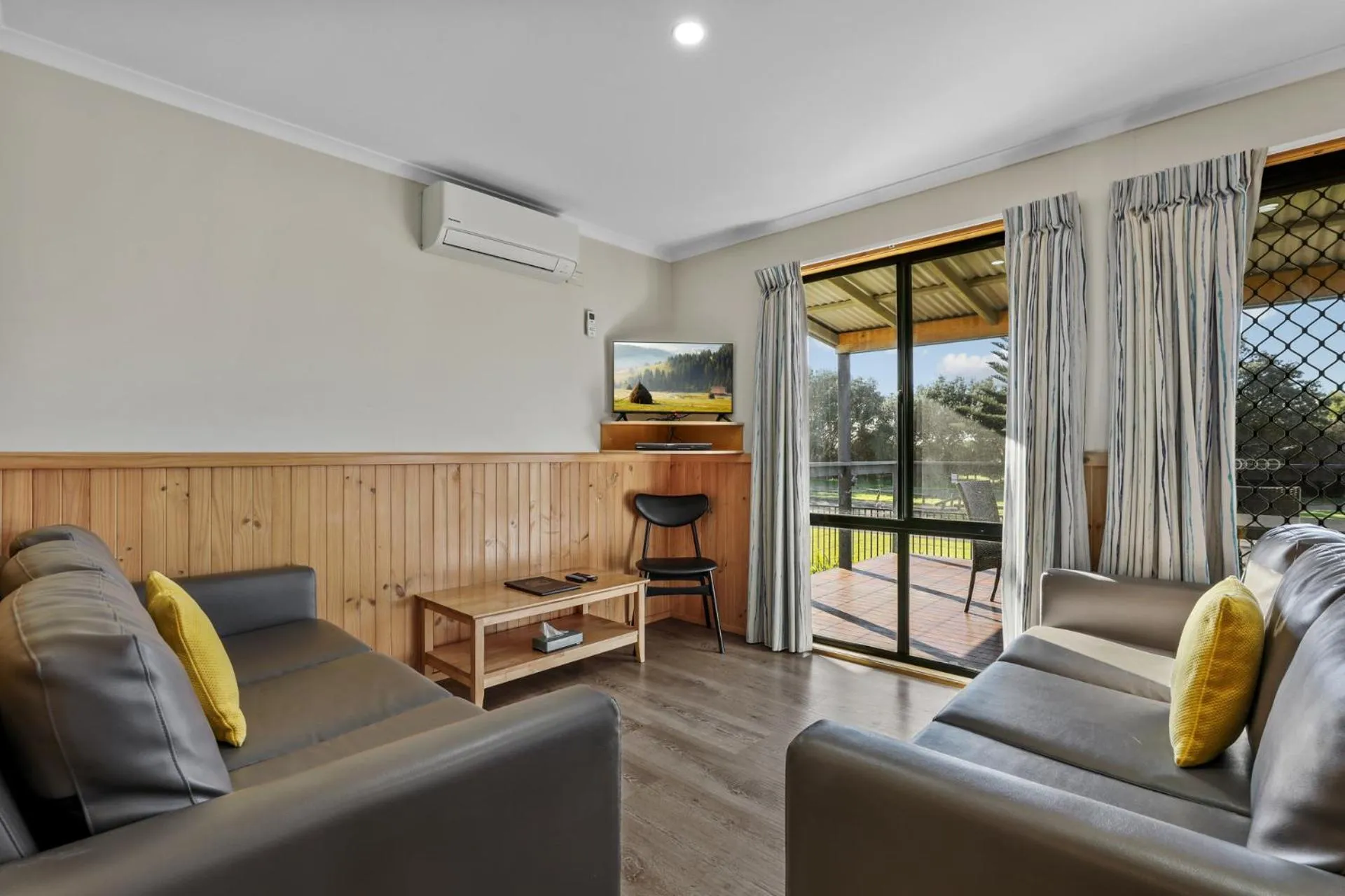 Property building in Werri Beach Holiday Park